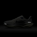 Nike Pegasus 41 Kadın Gri Koşu Ayakkabısı