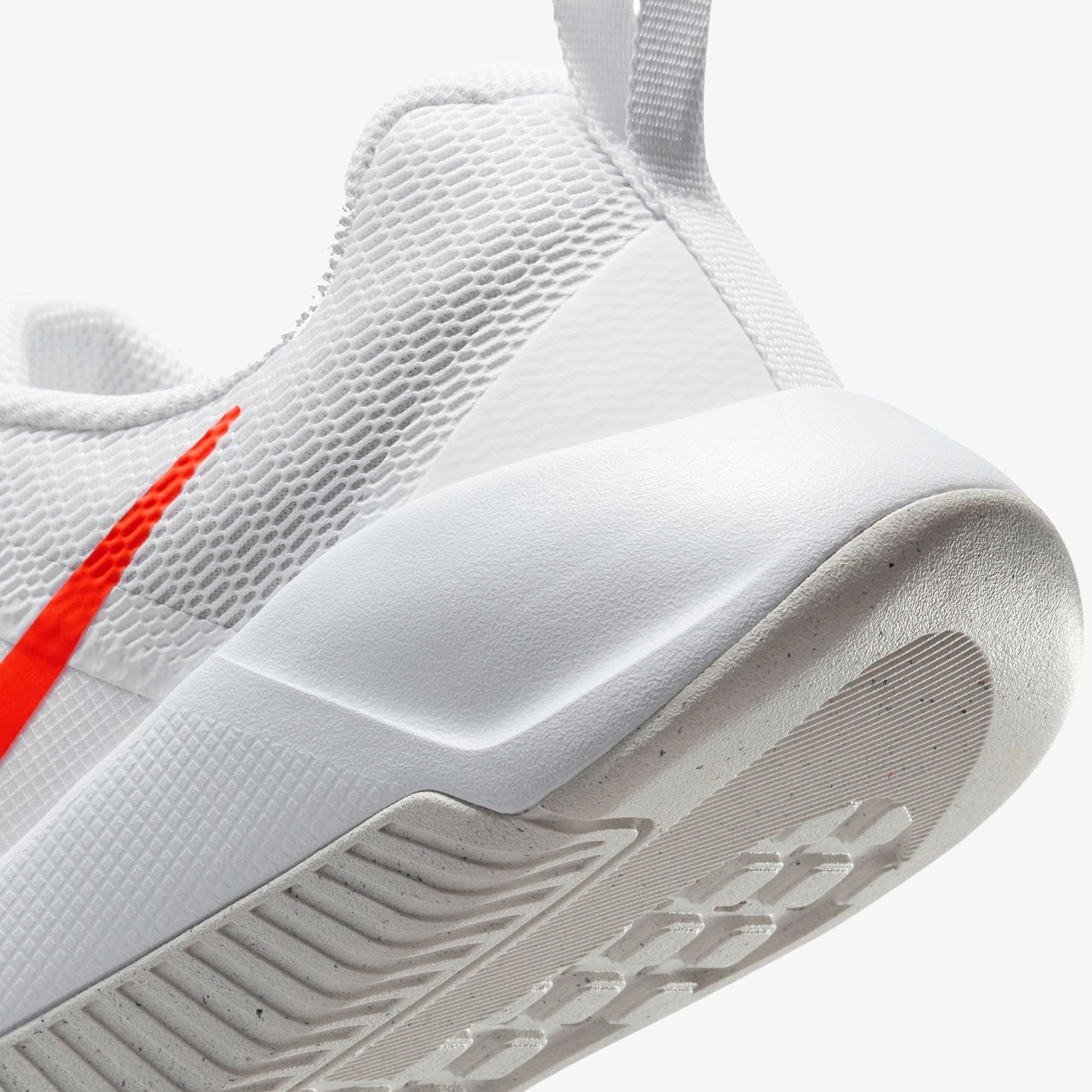 Nike MC Trainer 3 Kadın Beyaz Spor Ayakkabı