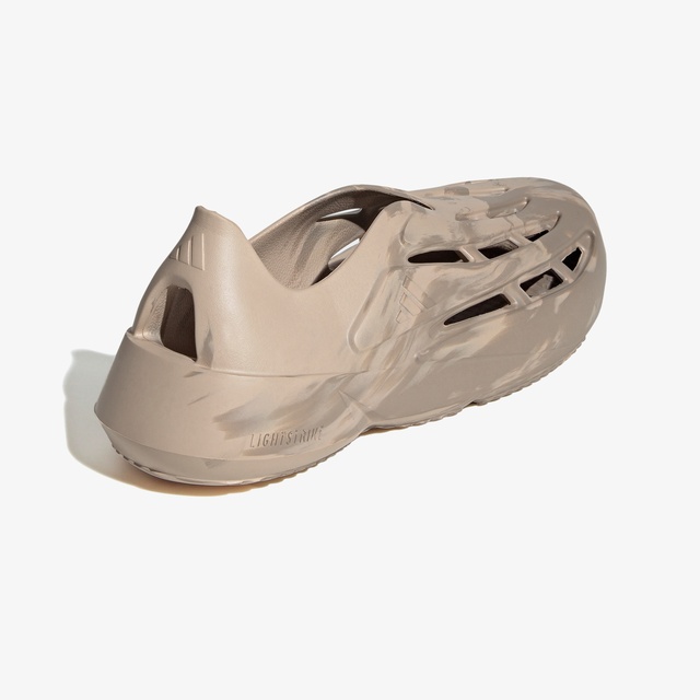 Adidas adidas Lightblaze Moc Erkek Kahverengi Terlik Occasion'da! Kahverengi - 3. görsel