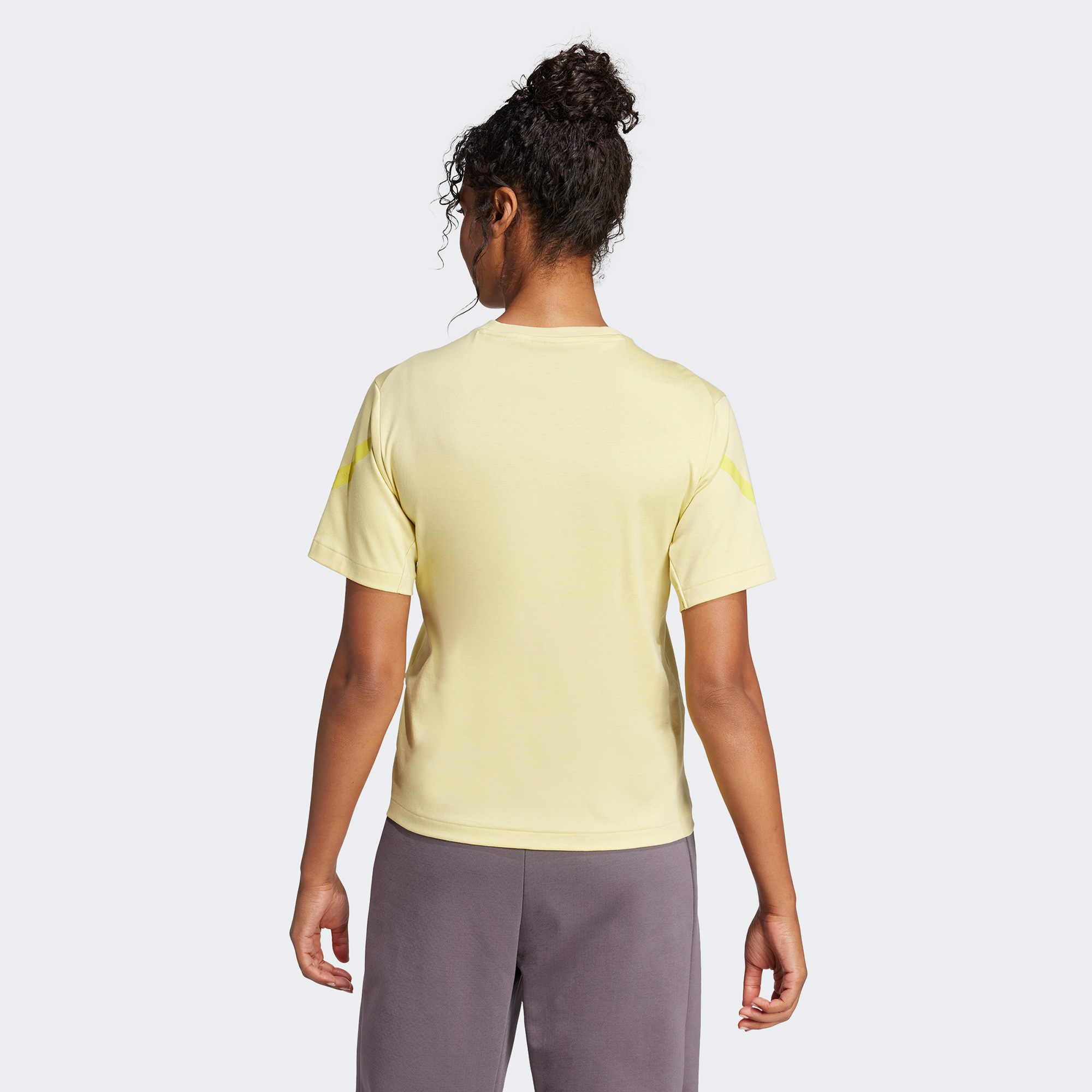 Adidas Kadın Sarı T-Shirt