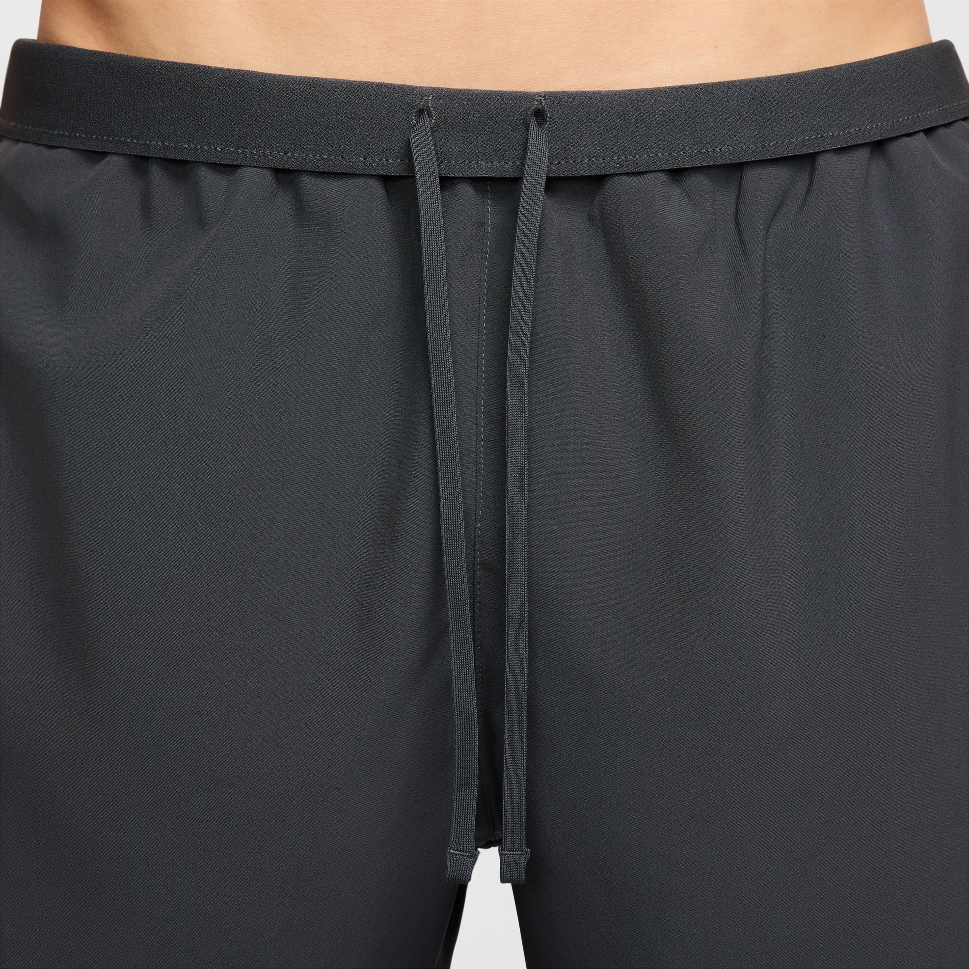 Nike Challenger Flash Erkek Gri Koşu Şortu