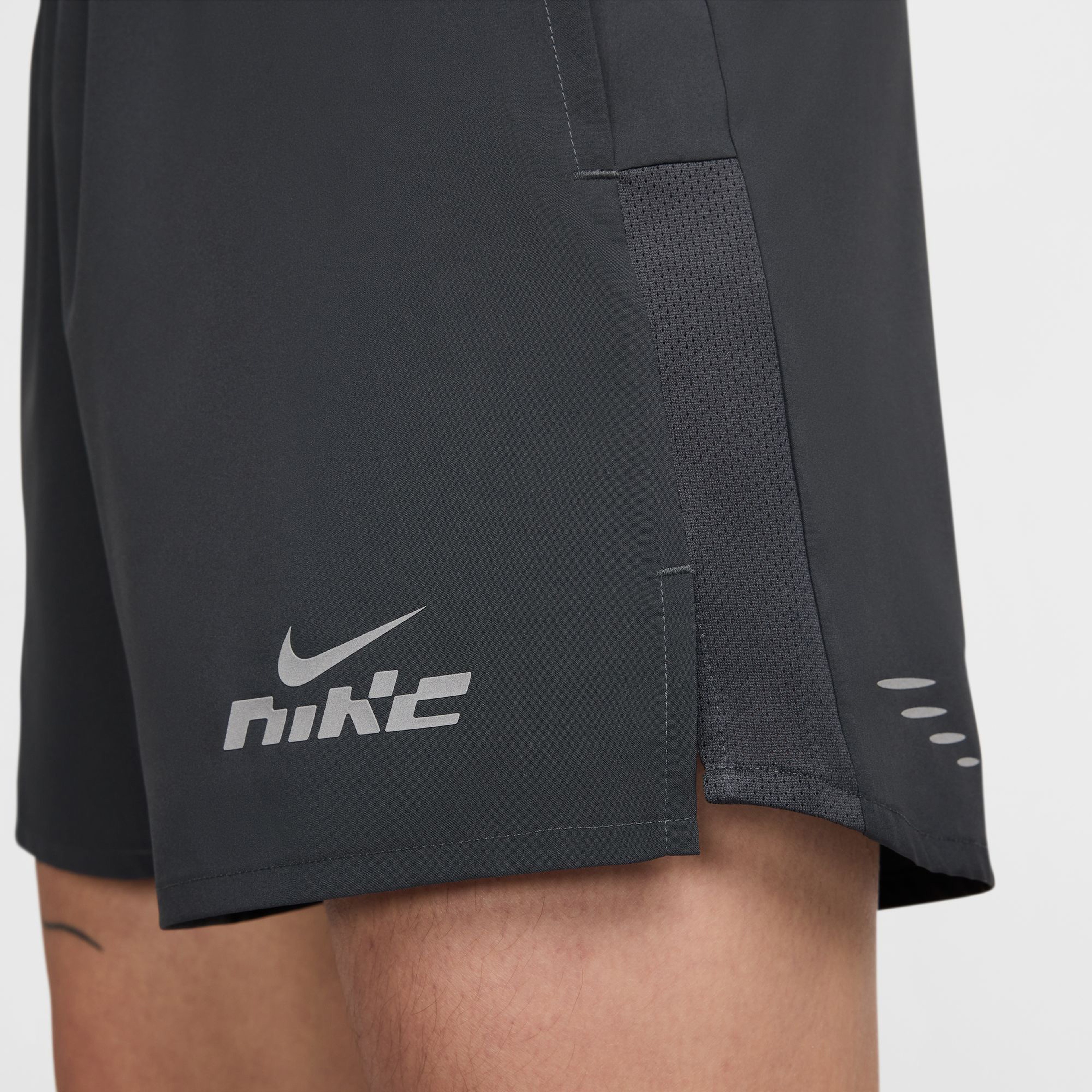 Nike Challenger Flash Erkek Gri Koşu Şortu