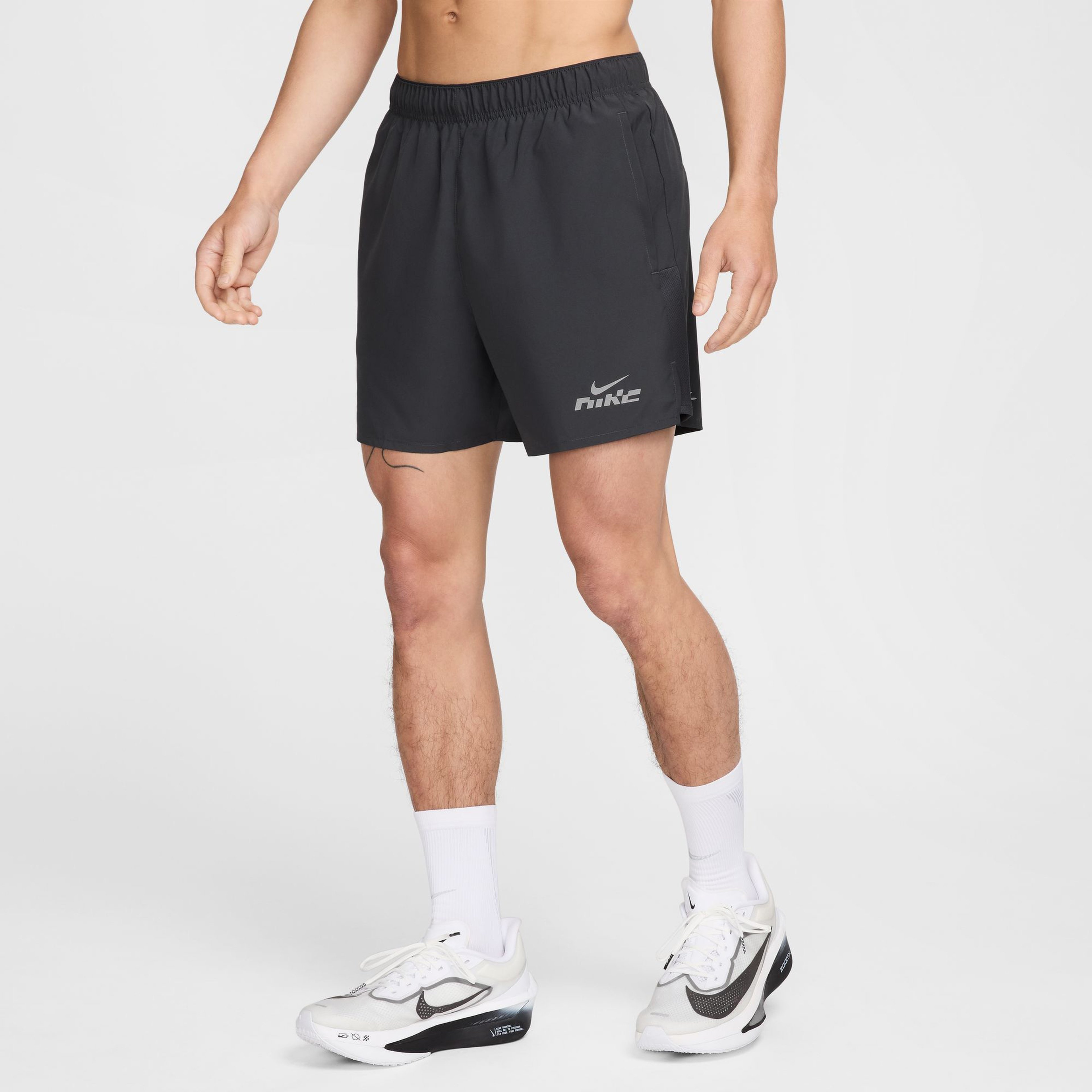 Nike Challenger Flash Erkek Gri Koşu Şortu