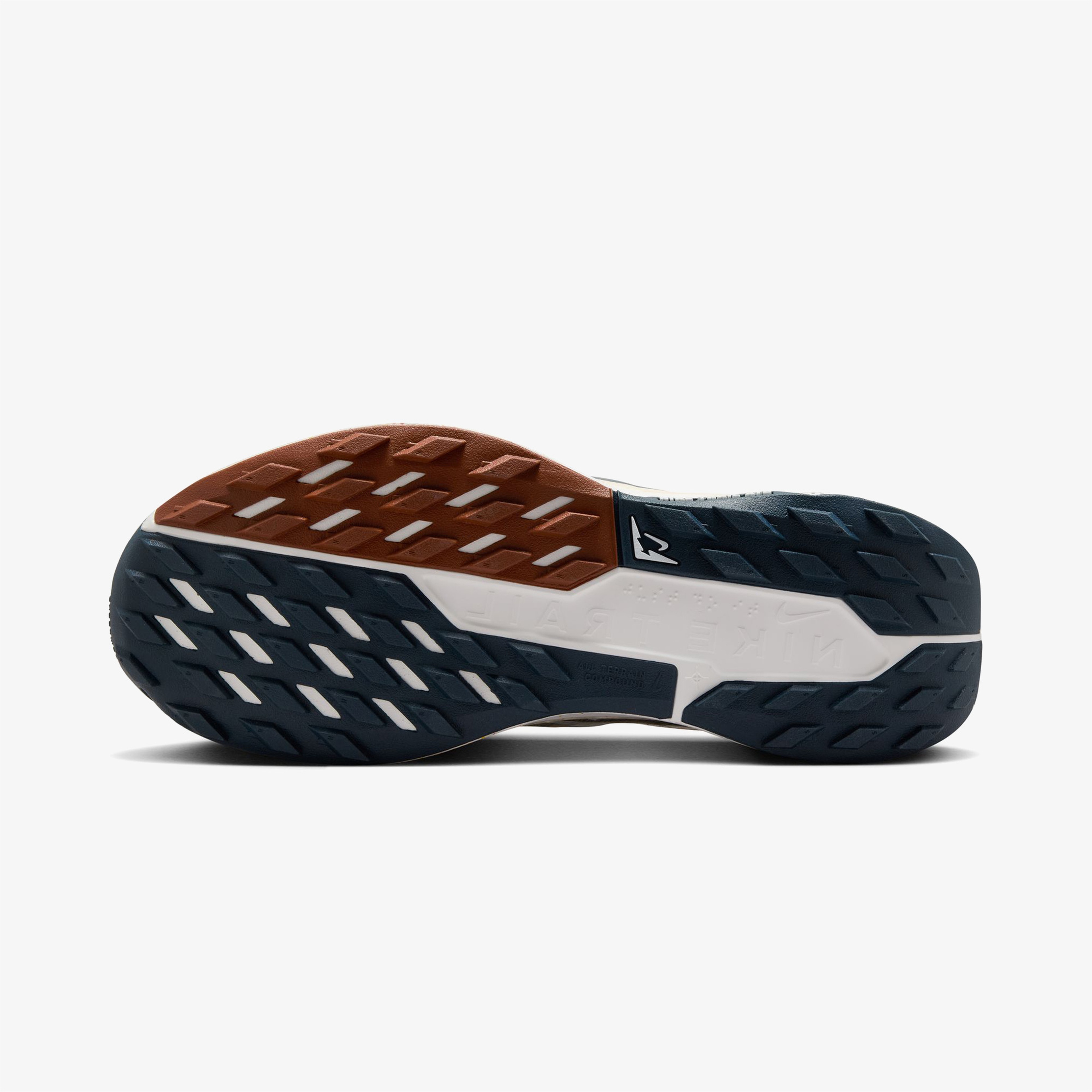 Nike Pegasus Trail 5 Kadın Beyaz Koşu Ayakkabısı