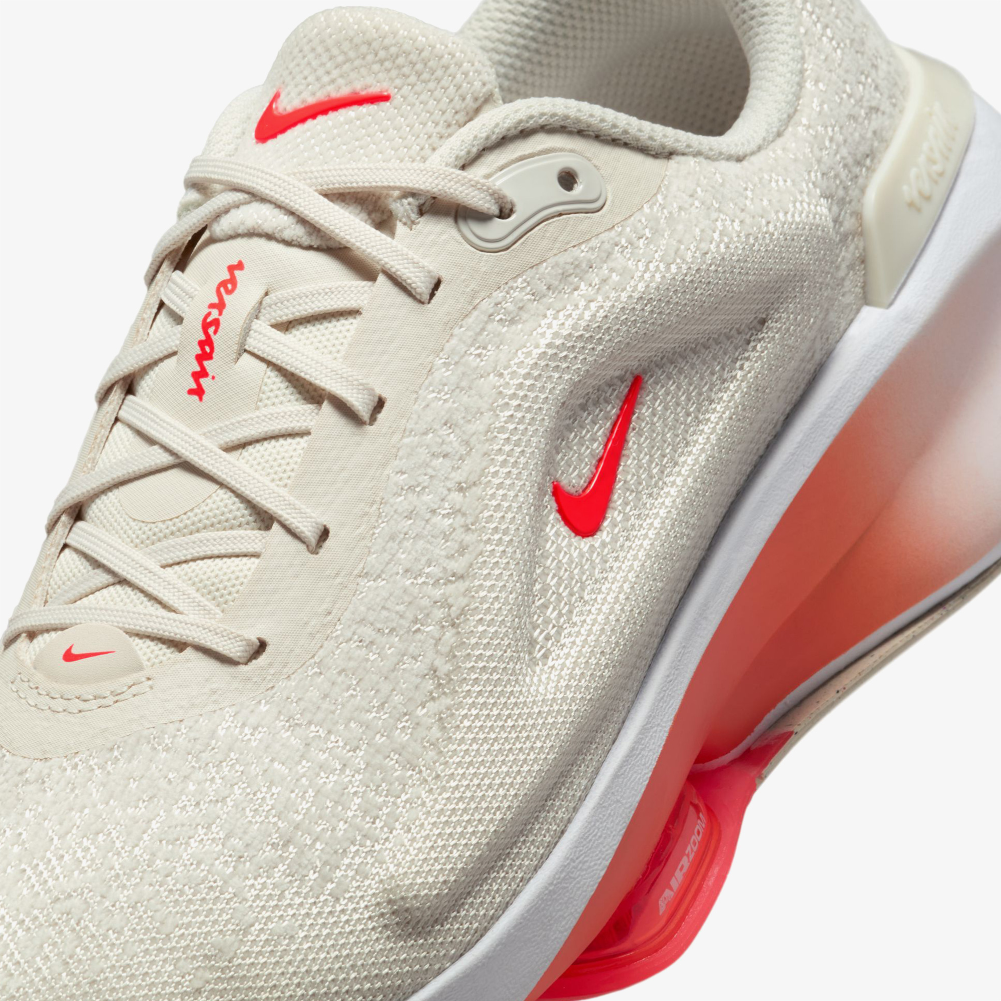 Nike Versair Kadın Beyaz Antrenman Ayakkabısı