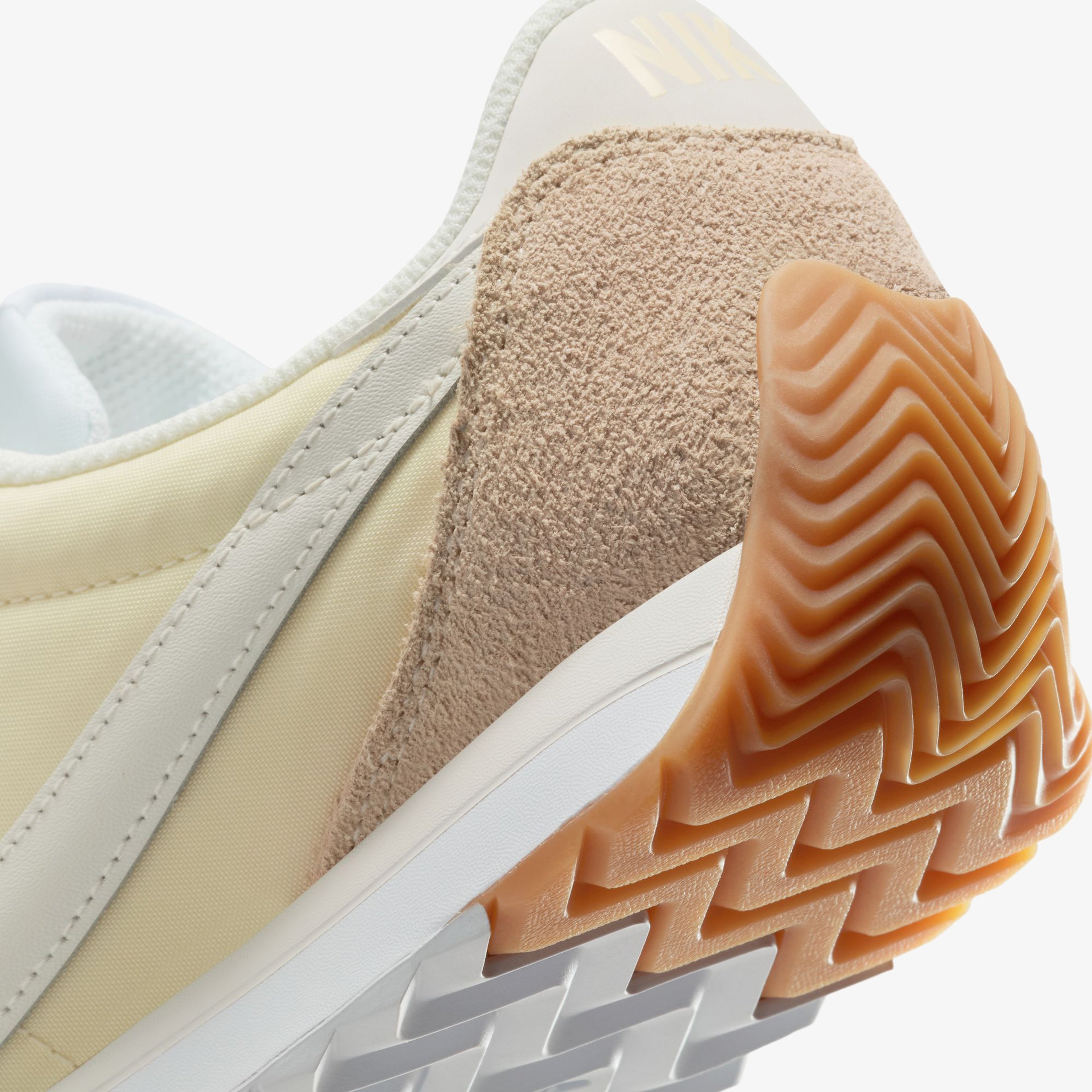 Nike Pacific Kadın Beyaz Koşu Ayakkabısı