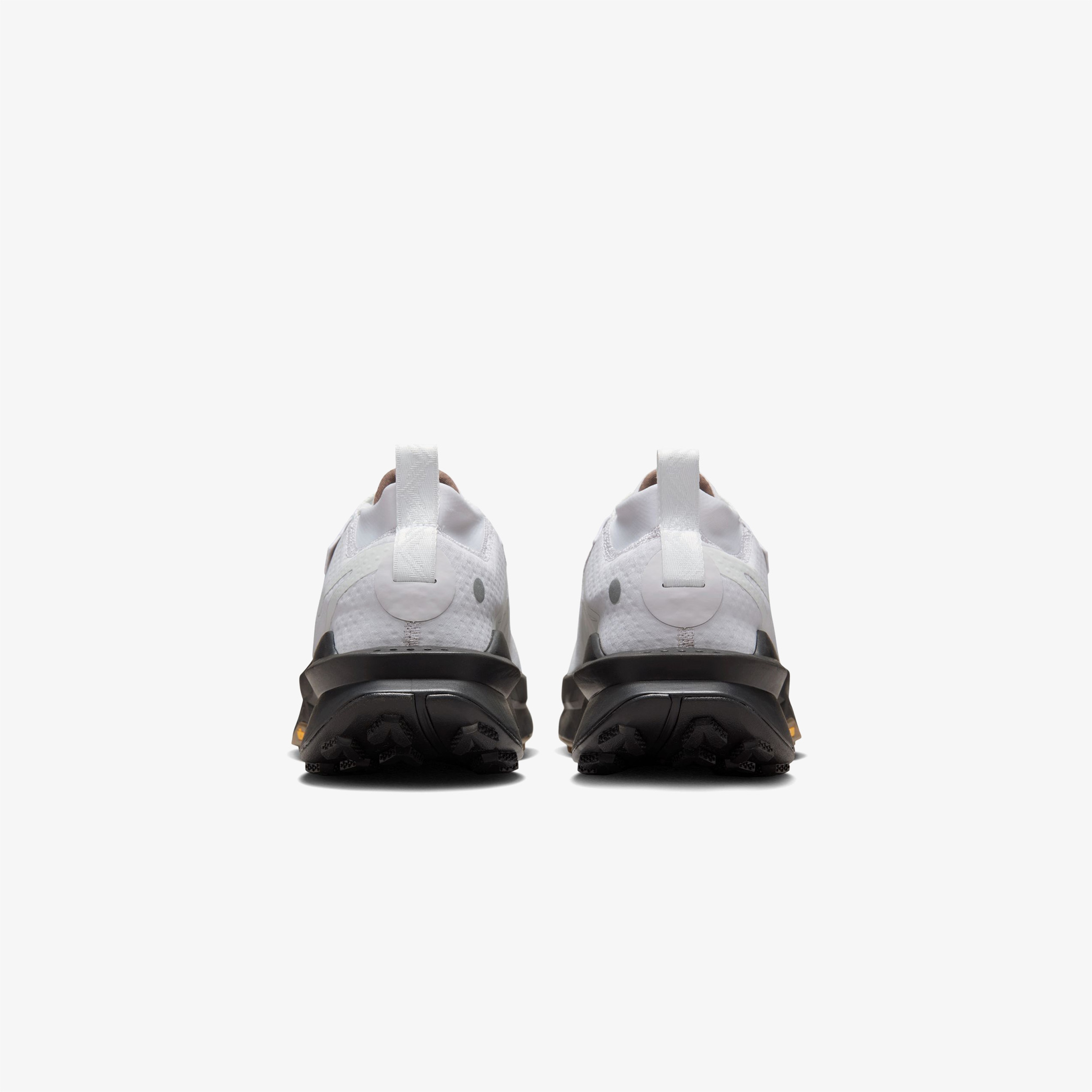 Nike Zegama Trail 2 Erkek Gri Koşu Ayakkabısı