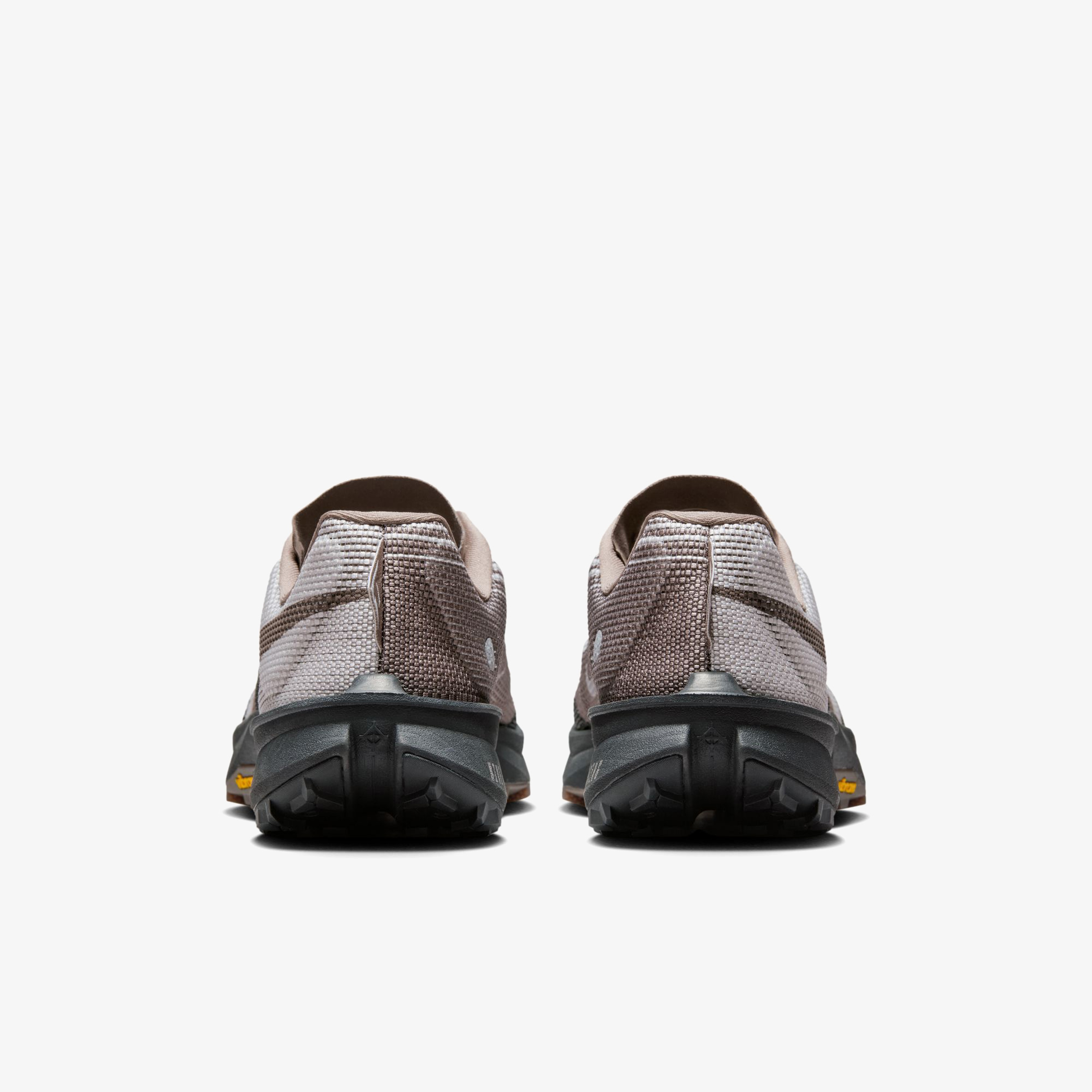 Nike Kiger 10 Erkek Gri Koşu Ayakkabısı