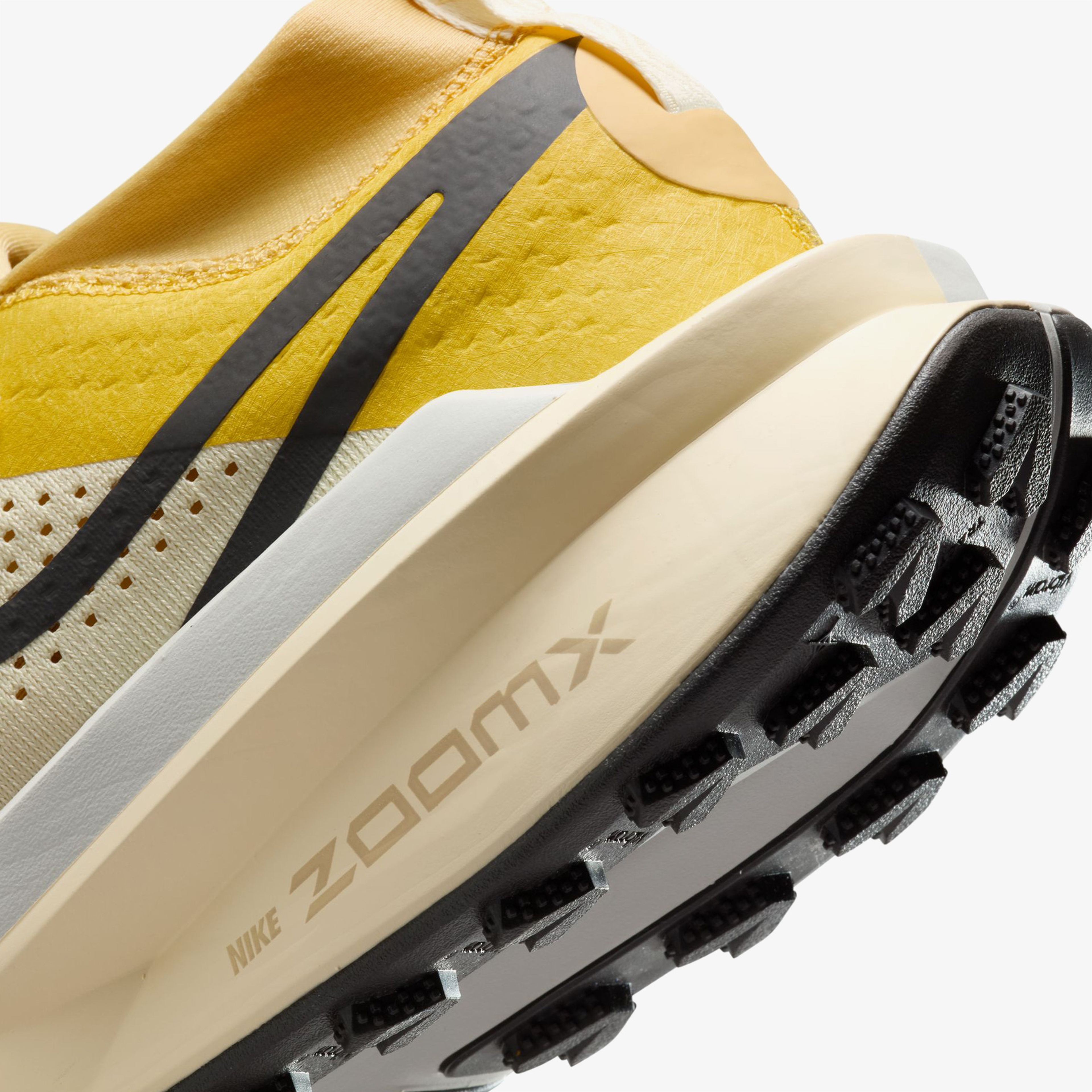 ウエダハジメ　00 93 Nike Zegama 2 Erkek Sarı Koşu Ayakkabısı42,5FD5190| Occasion