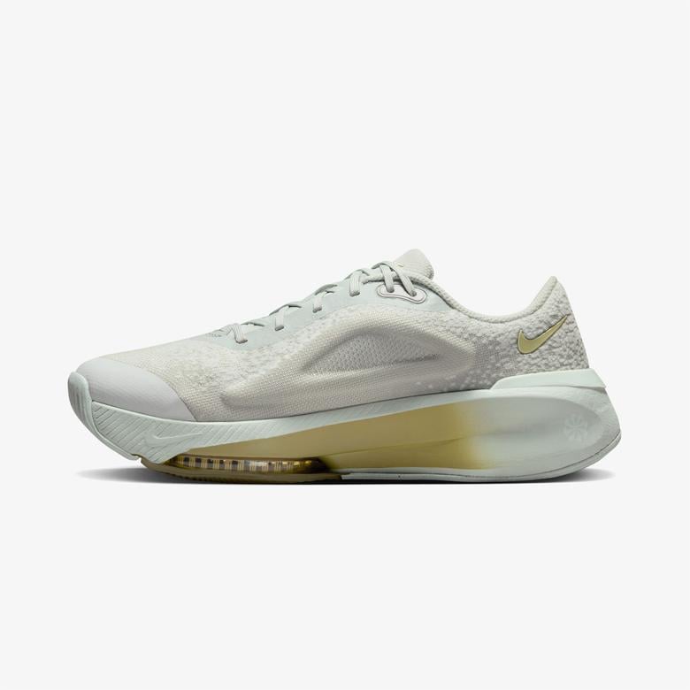 Nike Versair Kadın Gri Antrenman Ayakkabısı