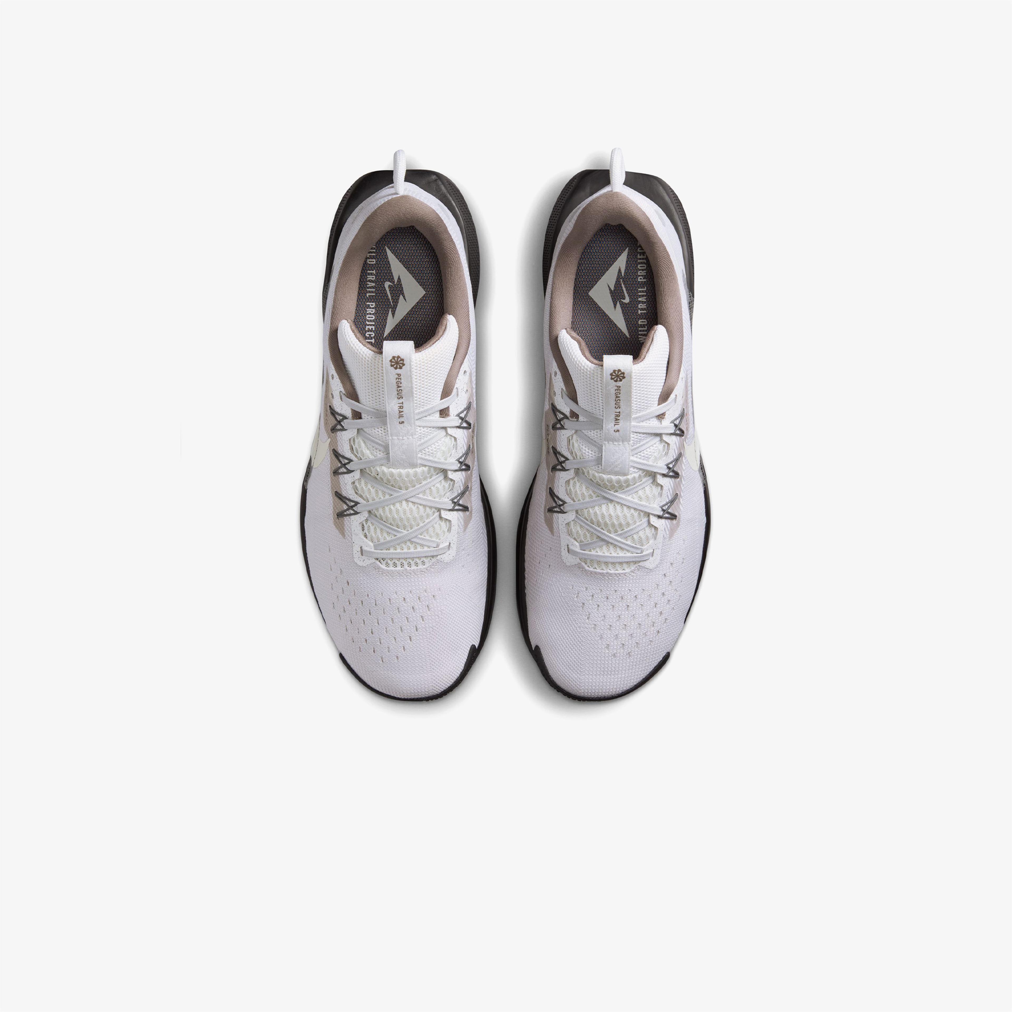 Nike Pegasus Trail 5 Erkek Gri Koşu Ayakkabısı