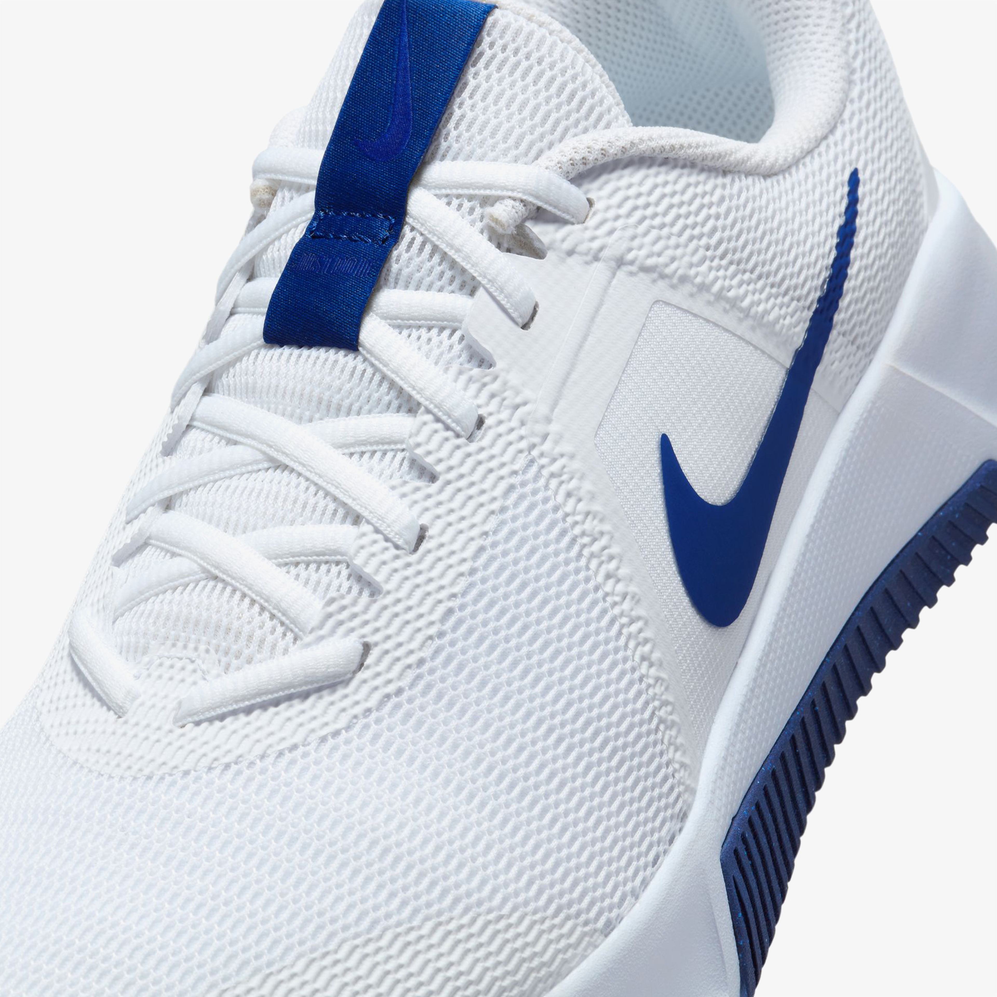 Nike Mc Trainer 3 Erkek Beyaz Antrenman Ayakkabısı