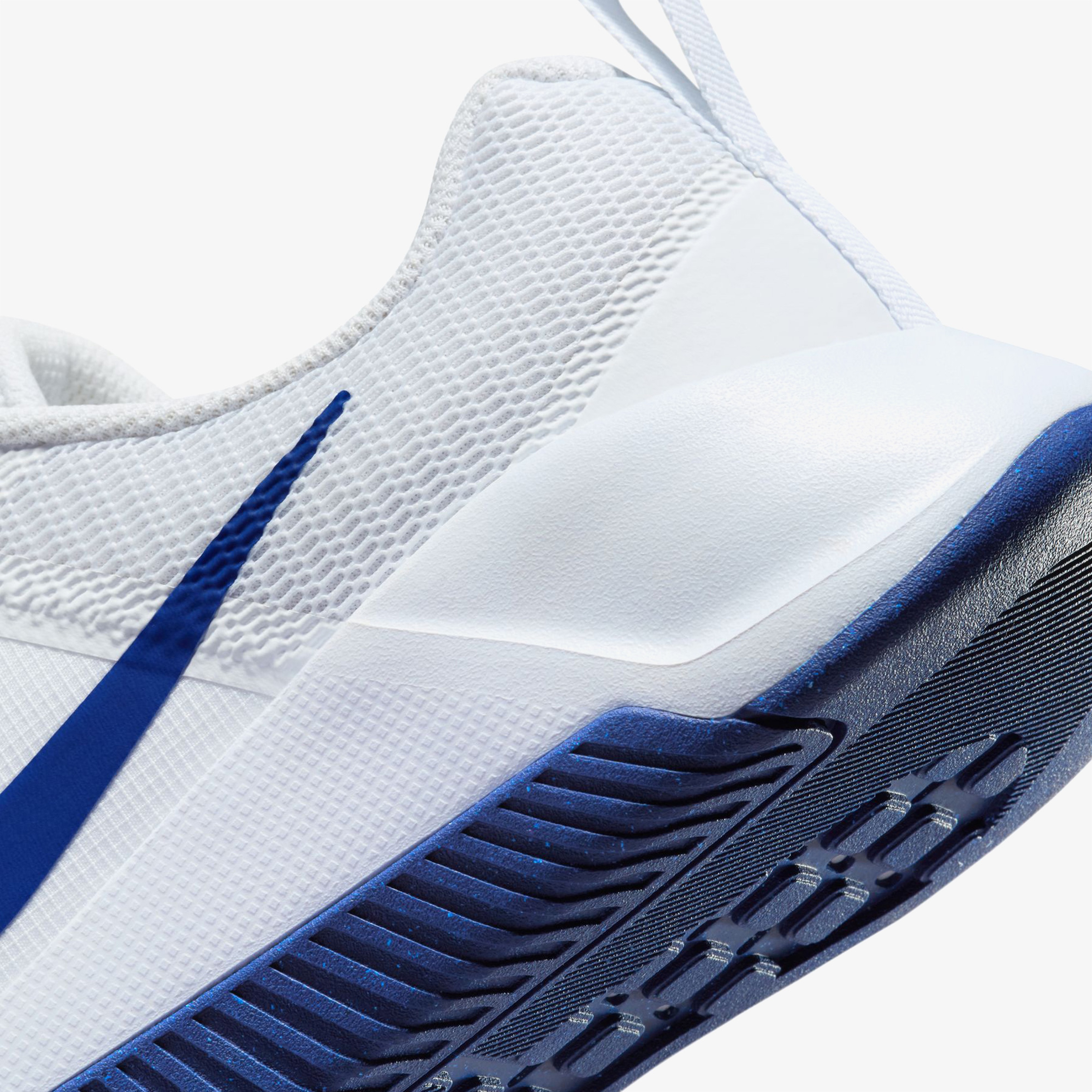 Nike Mc Trainer 3 Erkek Beyaz Antrenman Ayakkabısı
