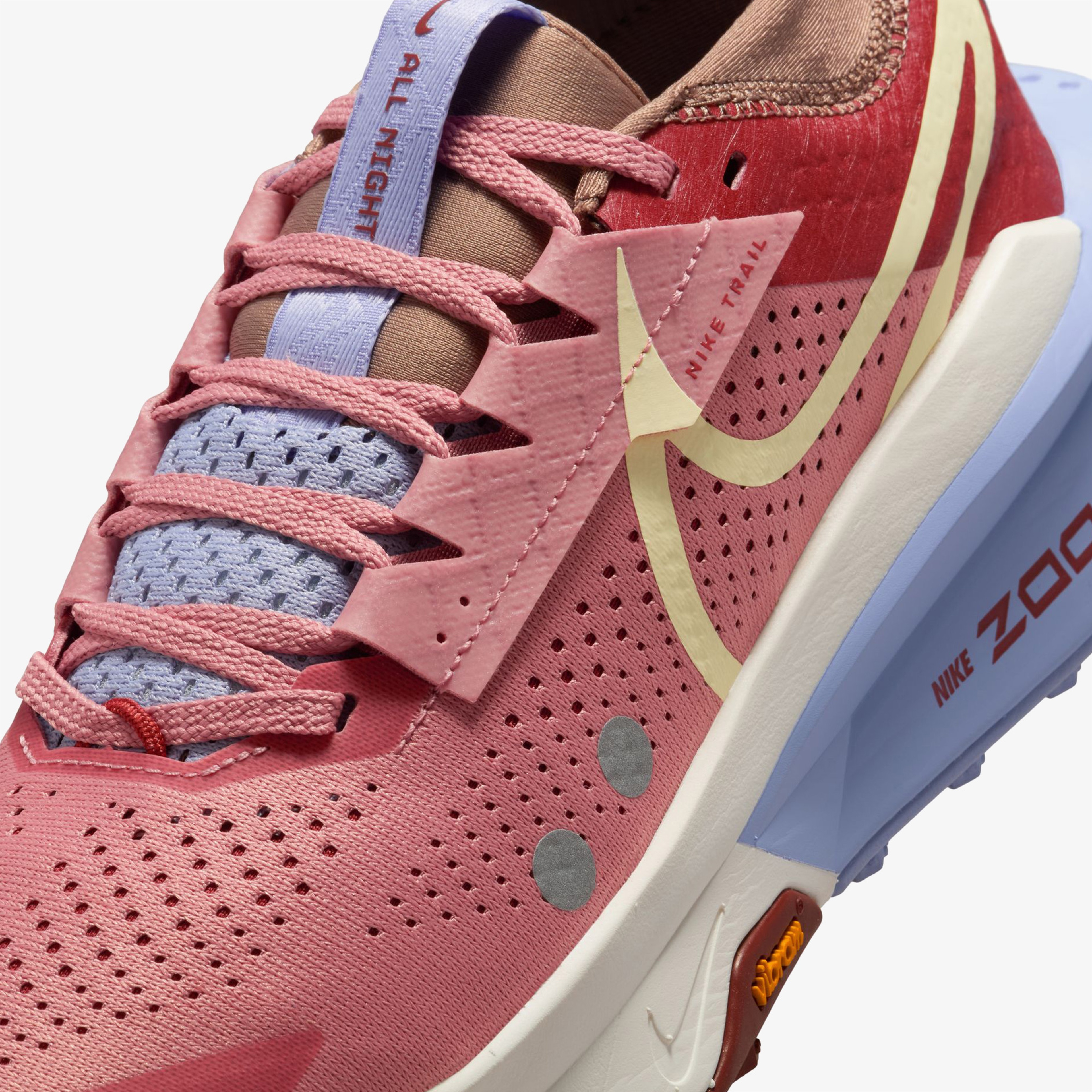 Nike Zegama 2 Kadın Kırmızı Koşu Ayakkabısı