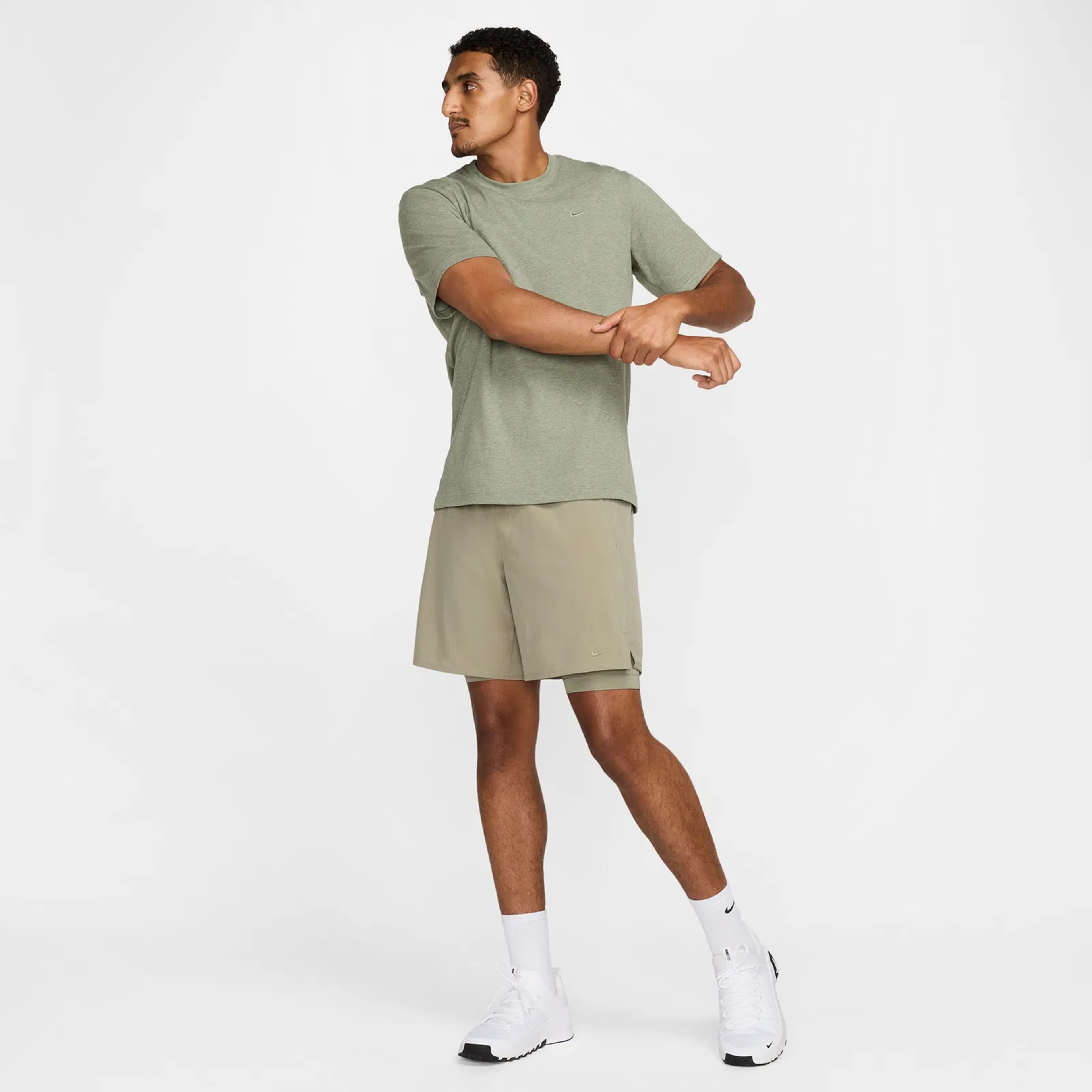 Nike Dri-Fit Primary Erkek Yeşil T-Shirt