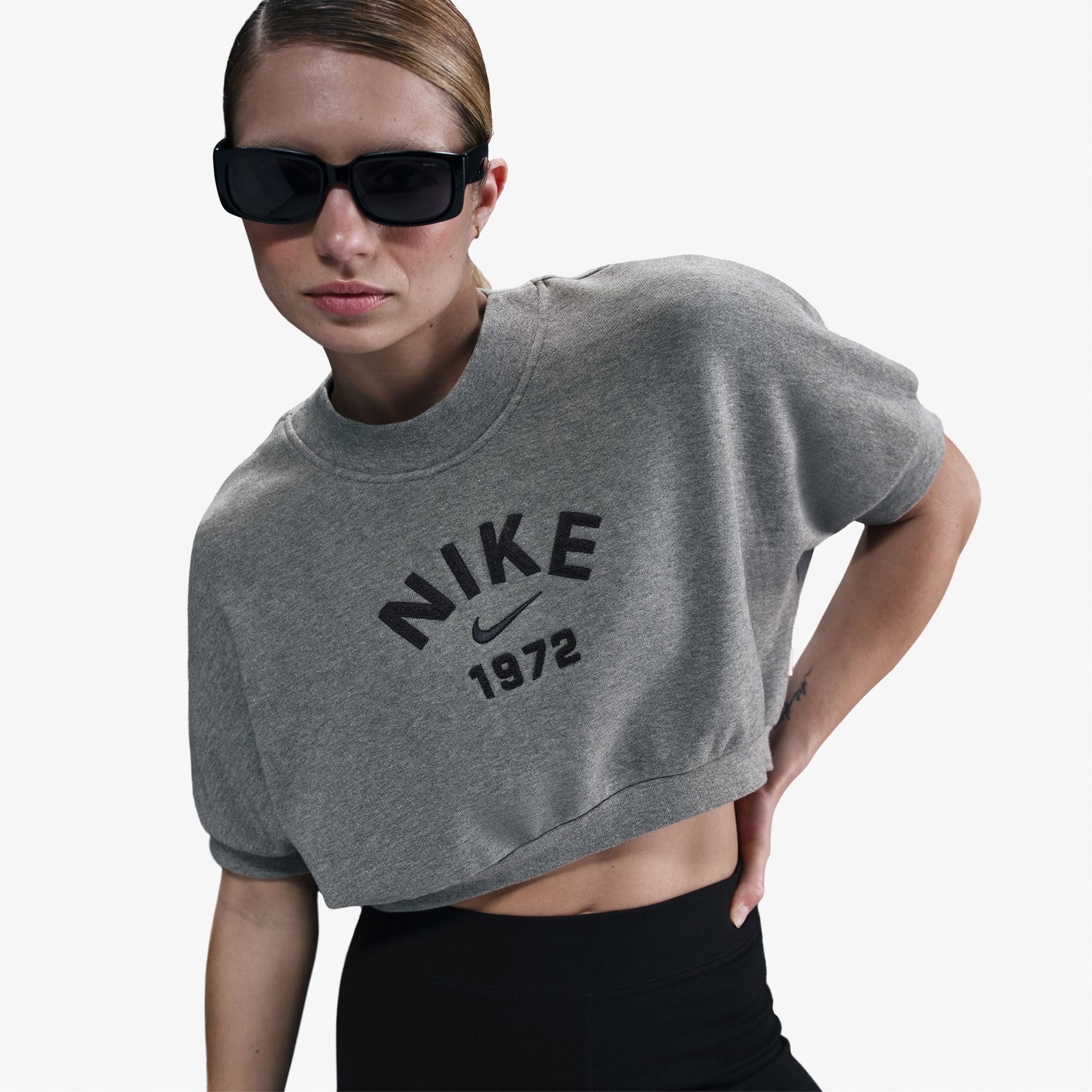 Nike Sportswear Collection Crew Kadın Gri T-Shirt