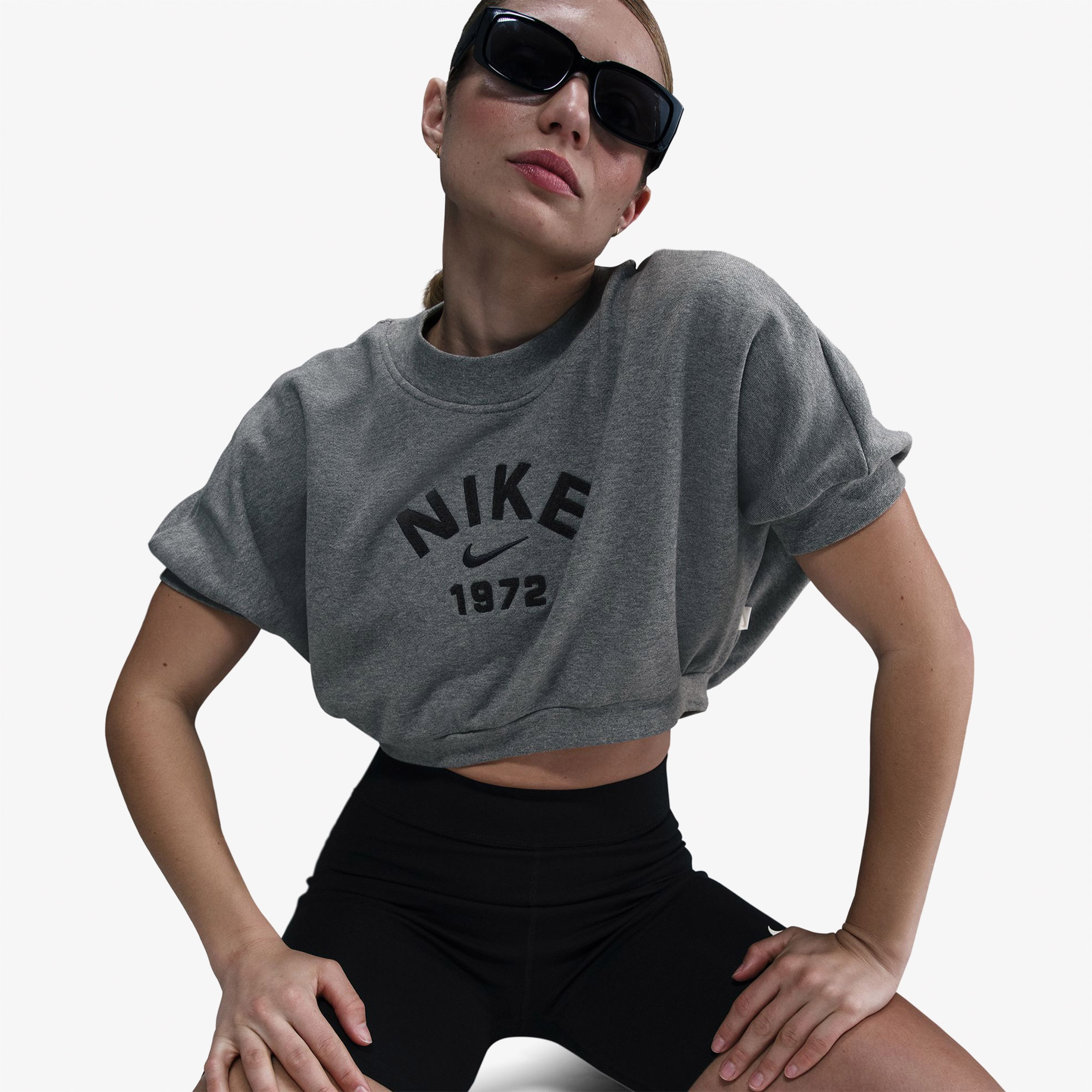 Nike Sportswear Collection Crew Kadın Gri T-Shirt