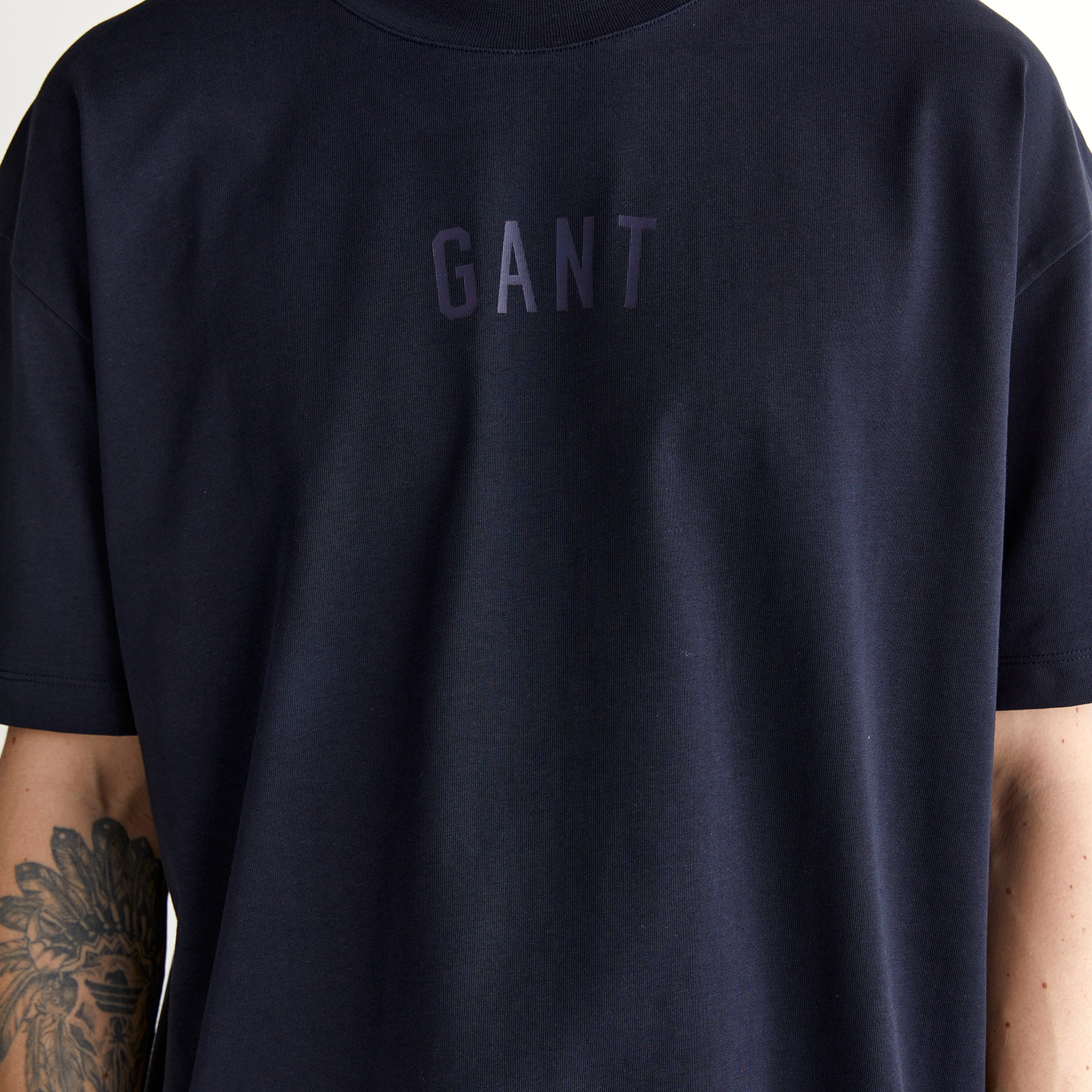 GANT Erkek Lacivert Relaxed Fit Bisiklet Yaka Logolu T-Shirt