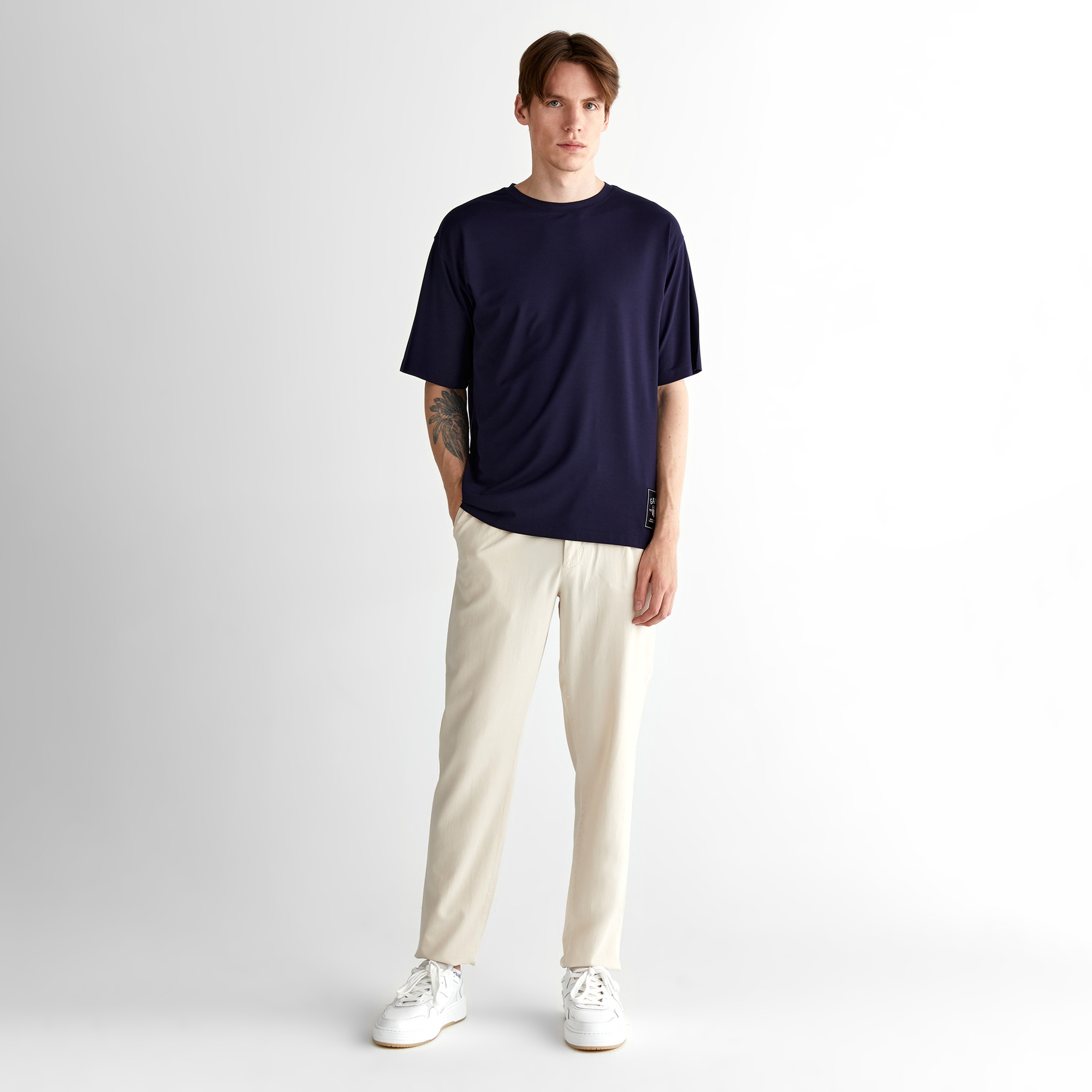 GANT Erkek Lacivert Relaxed Fit Bisiklet Yaka Logolu T-Shirt