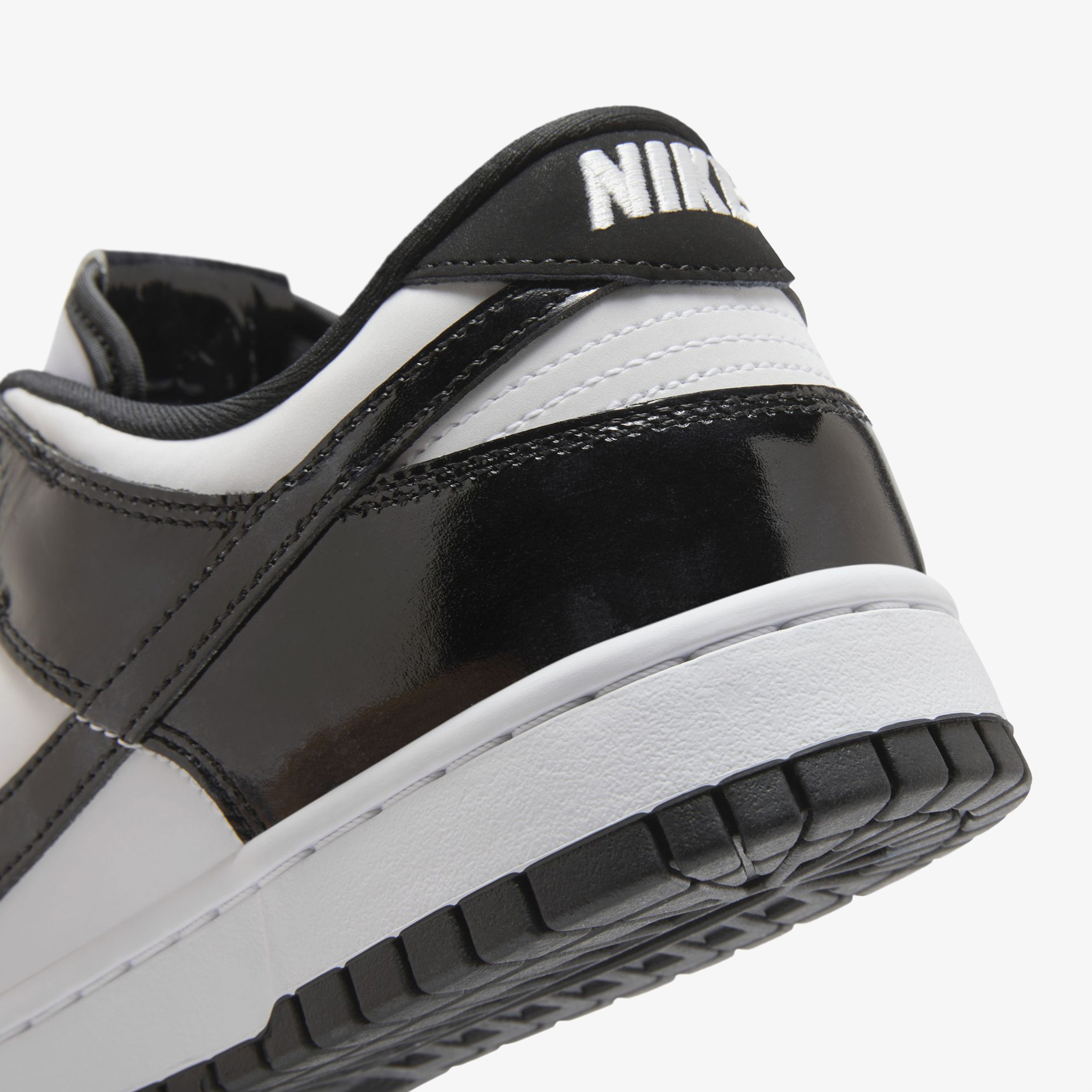 Nike Dunk Low Retro SE Erkek Beyaz Spor Ayakkabı