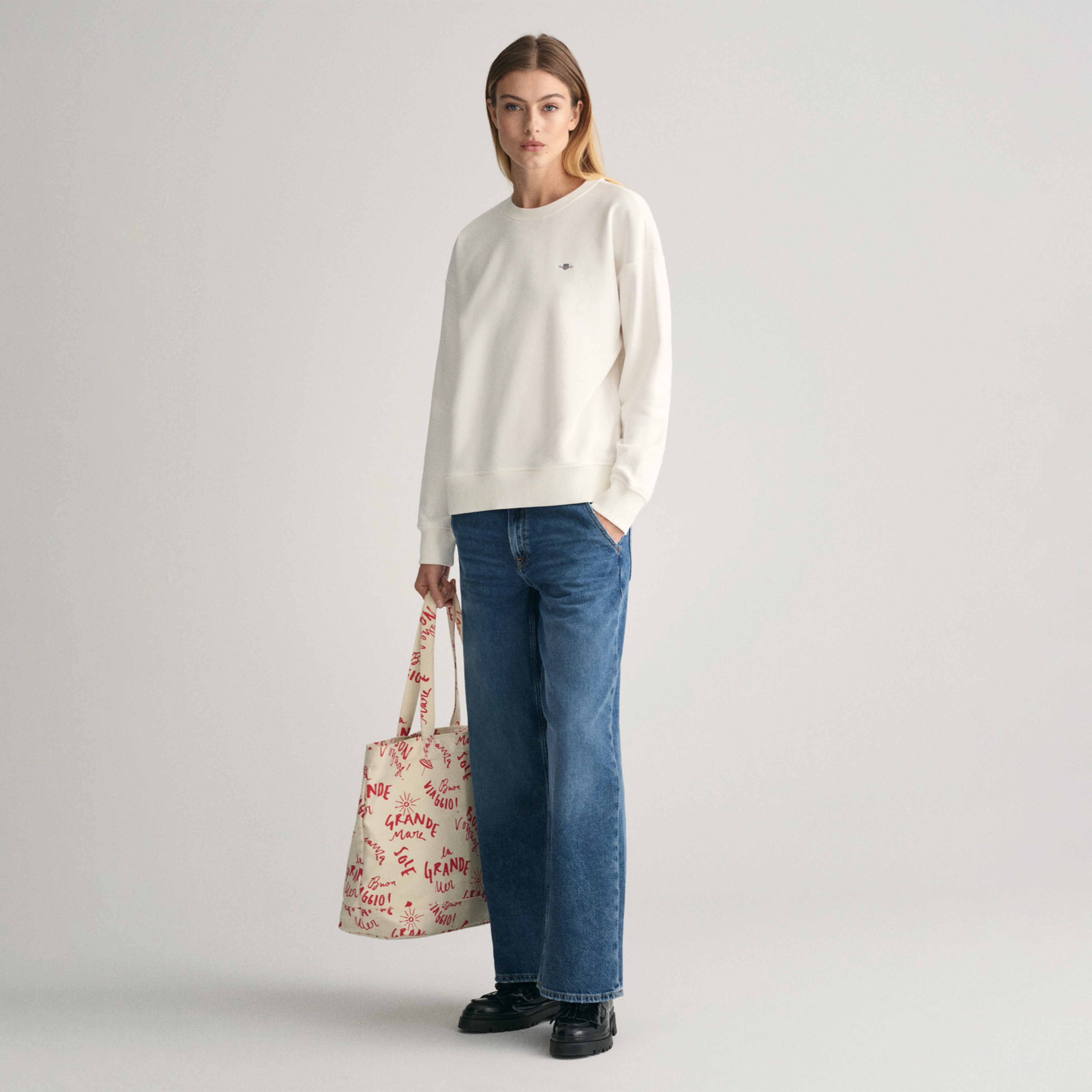 GANT Kadın Beyaz Relaxed Fit Bisiklet Yaka Sweatshirt