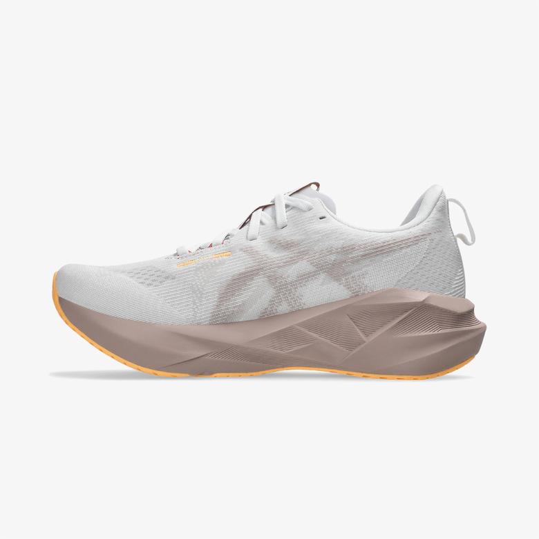 Asics Novablast 5 Kadın Beyaz Koşu Ayakkabısı