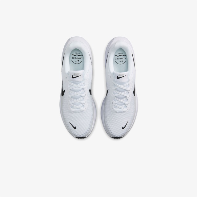 Nike Beyaz Nike Revolution 8