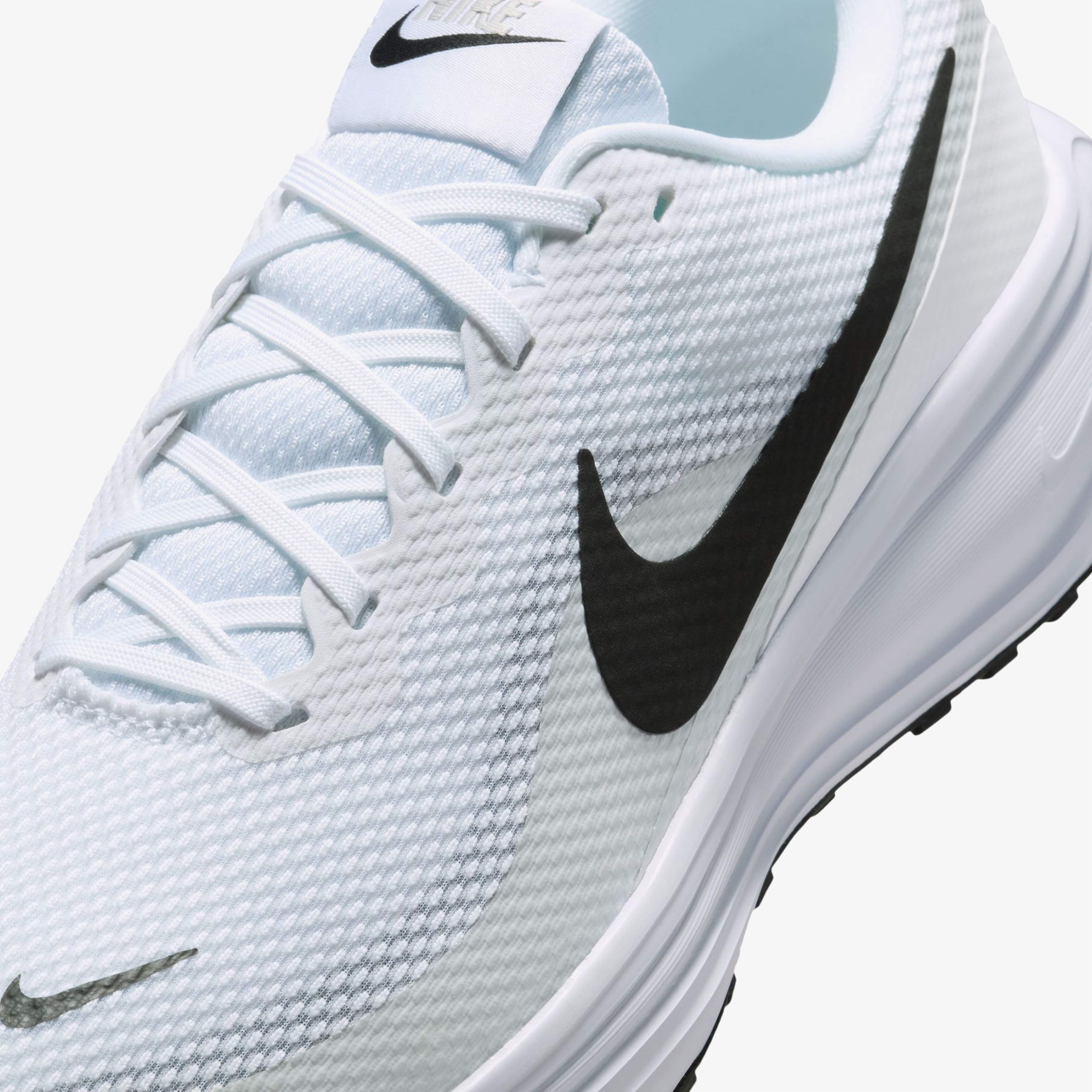 Nike Revolution 8 Erkek Beyaz Koşu Ayakkabısı