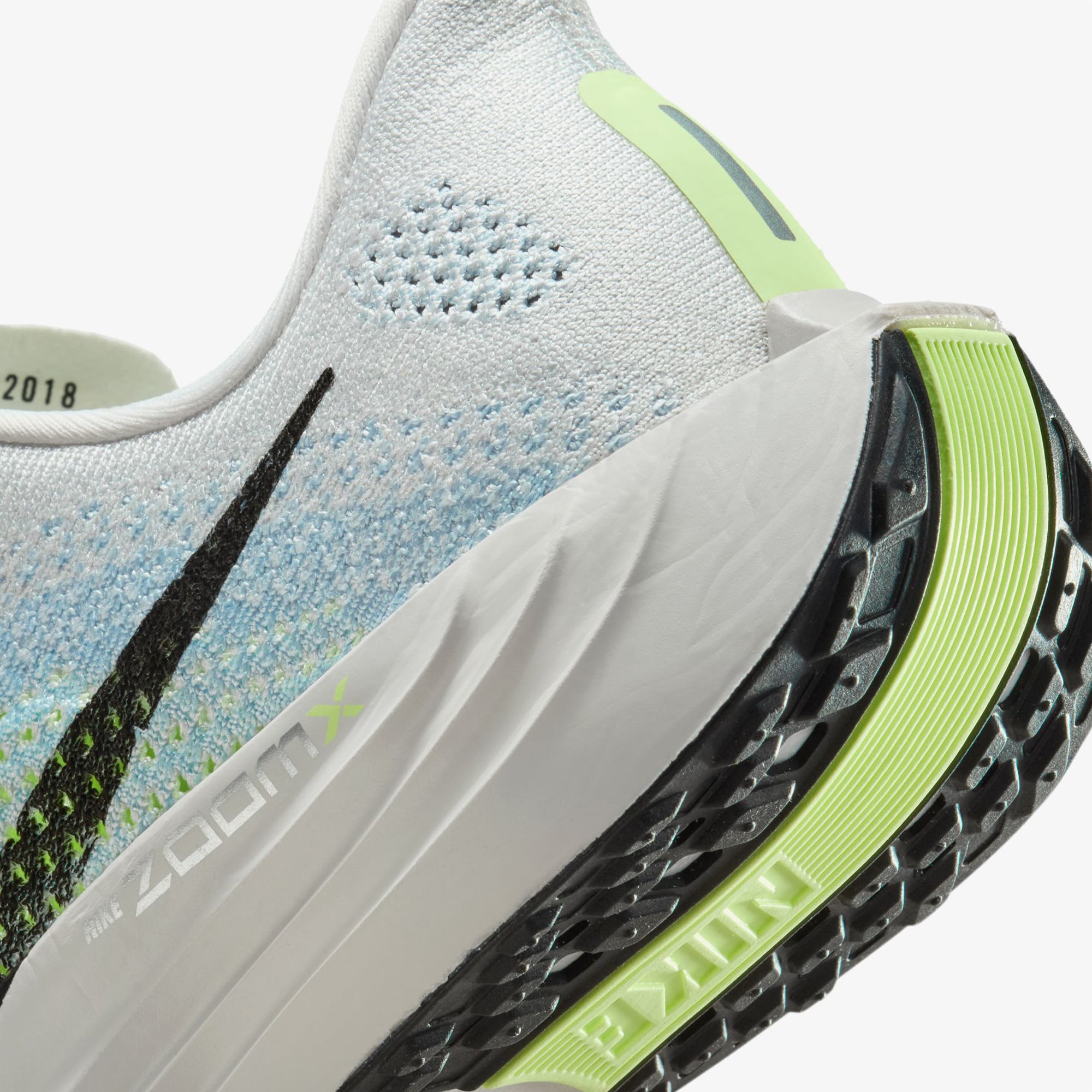 Nike Pegasus Plus Kadın Gri Koşu Ayakkabısı