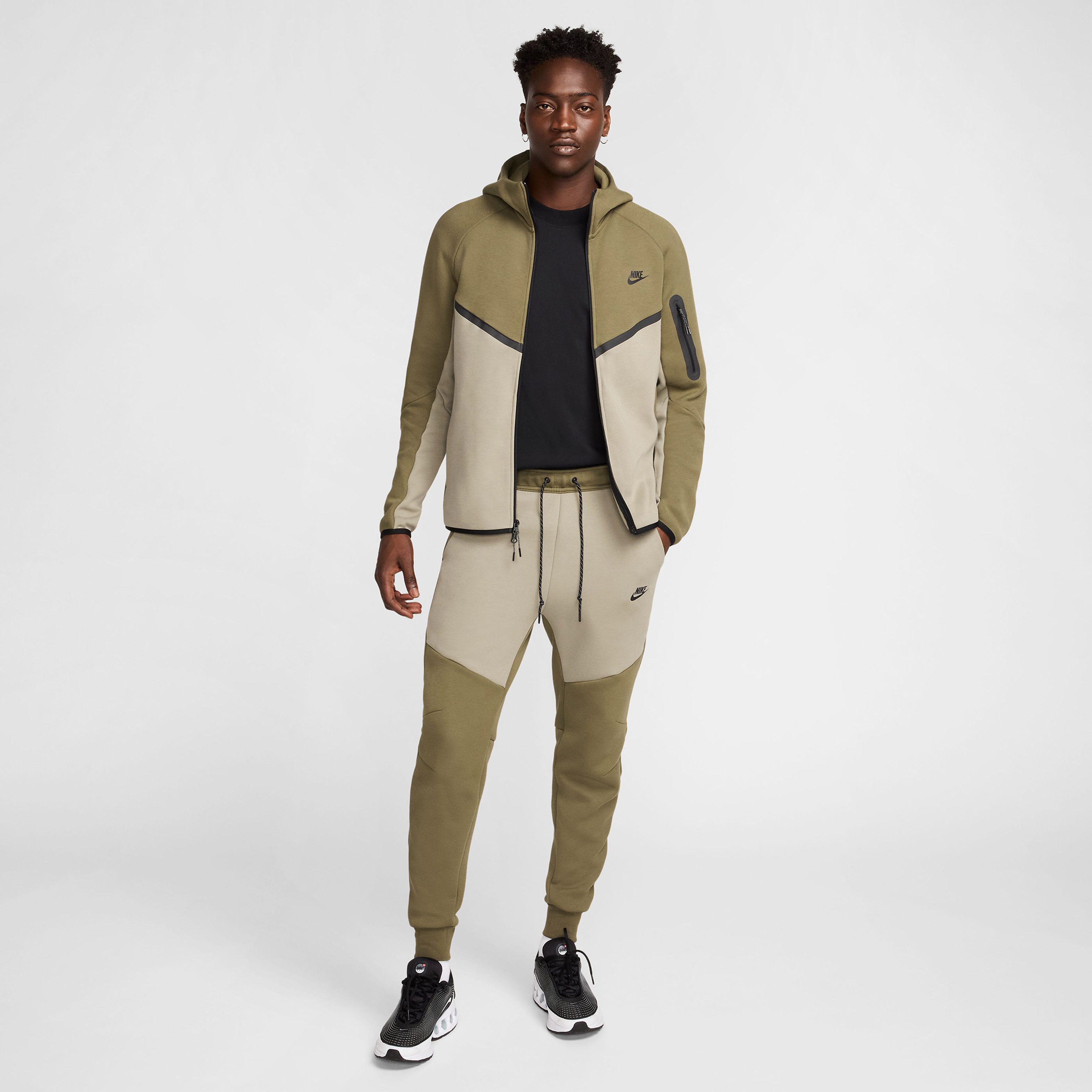 Nike Tech Fleece Erkek Yeşil Yağmurluk