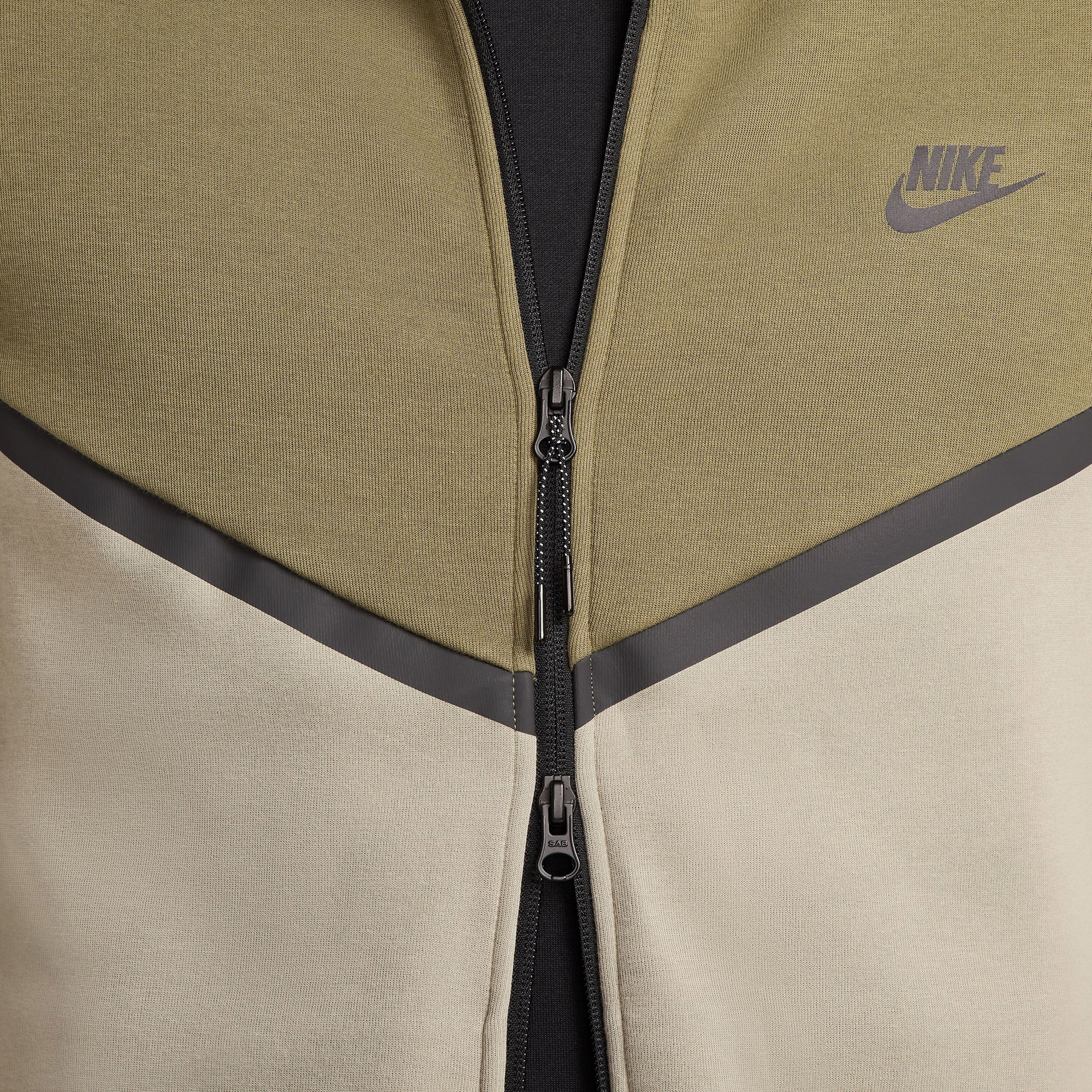 Nike Tech Fleece Erkek Yeşil Yağmurluk