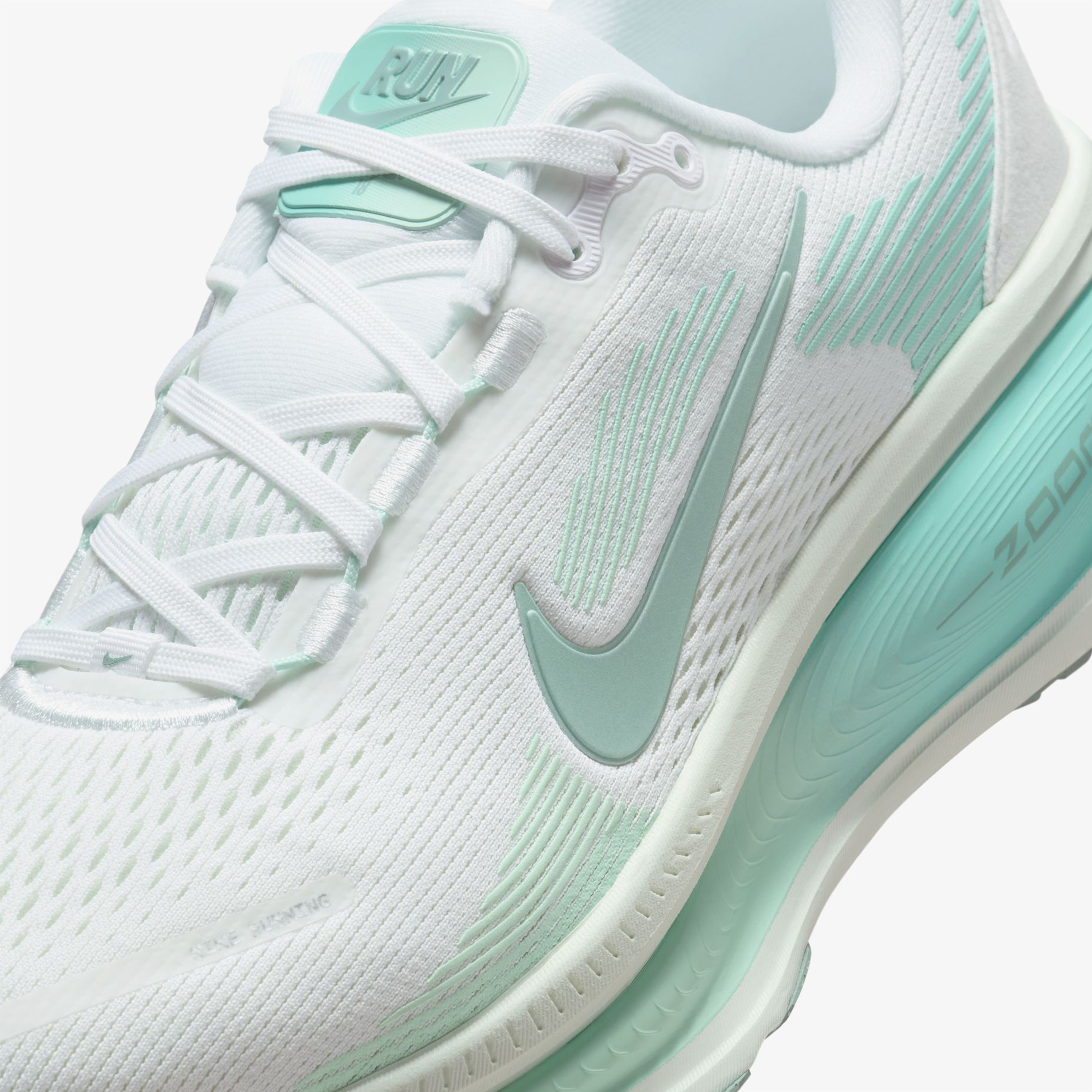 Nike Vomero 18 Kadın Beyaz Koşu Ayakkabısı