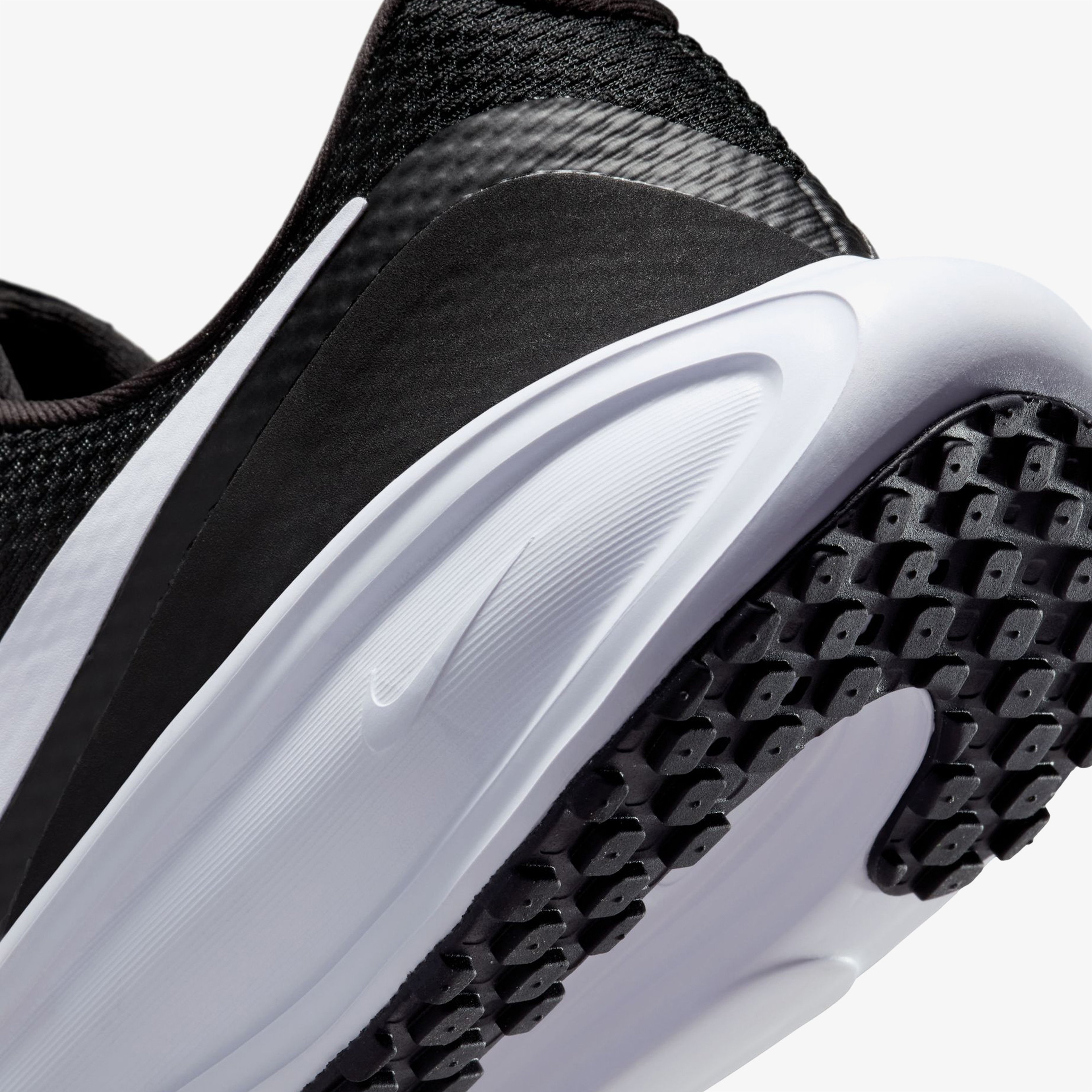 Nike Revolution 8 Kadın Siyah Koşu Ayakkabısı