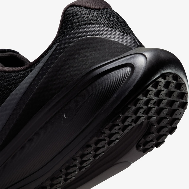 Nike Siyah Nike Revolution 8