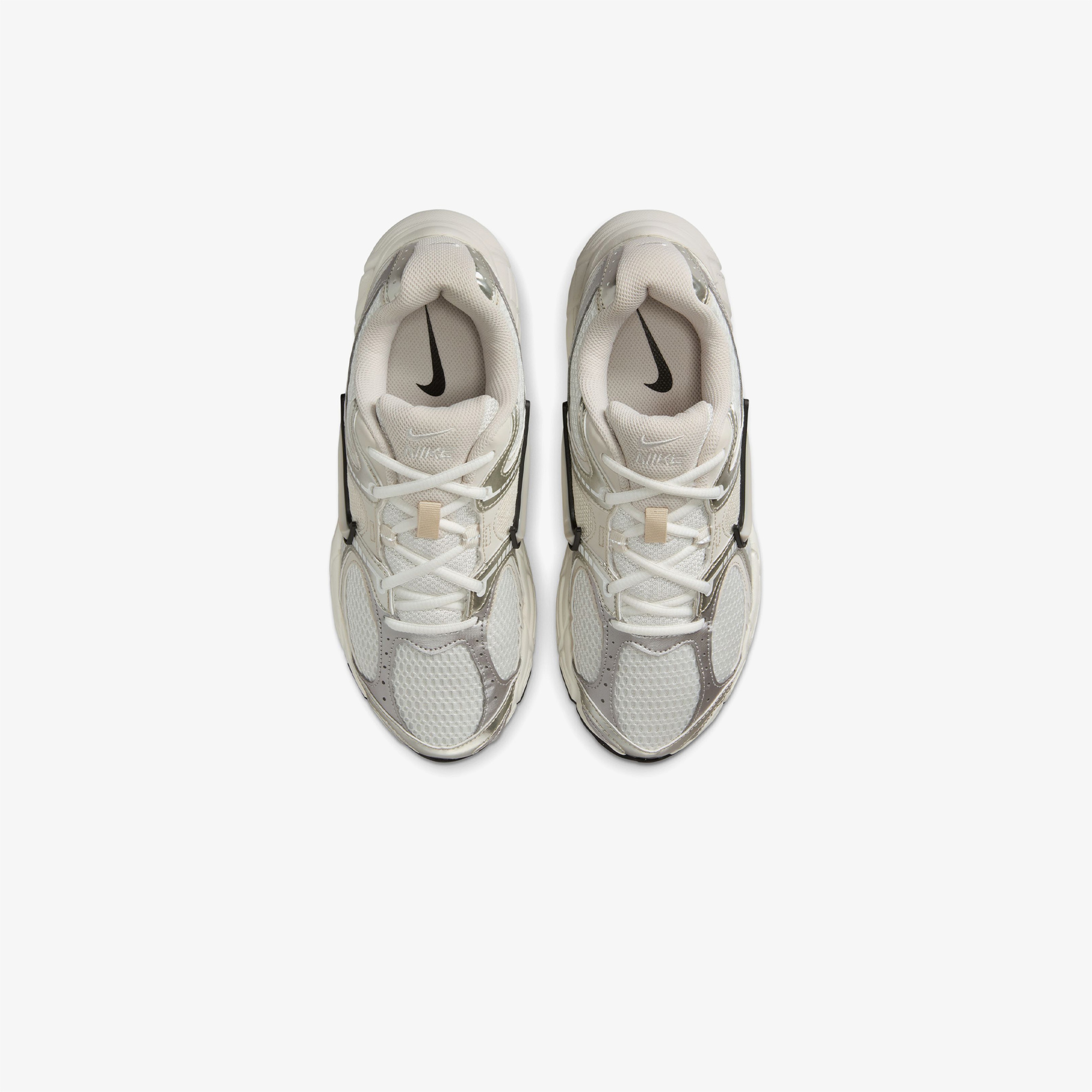 Nike V5 RNR Kadın Beyaz Spor Ayakkabı