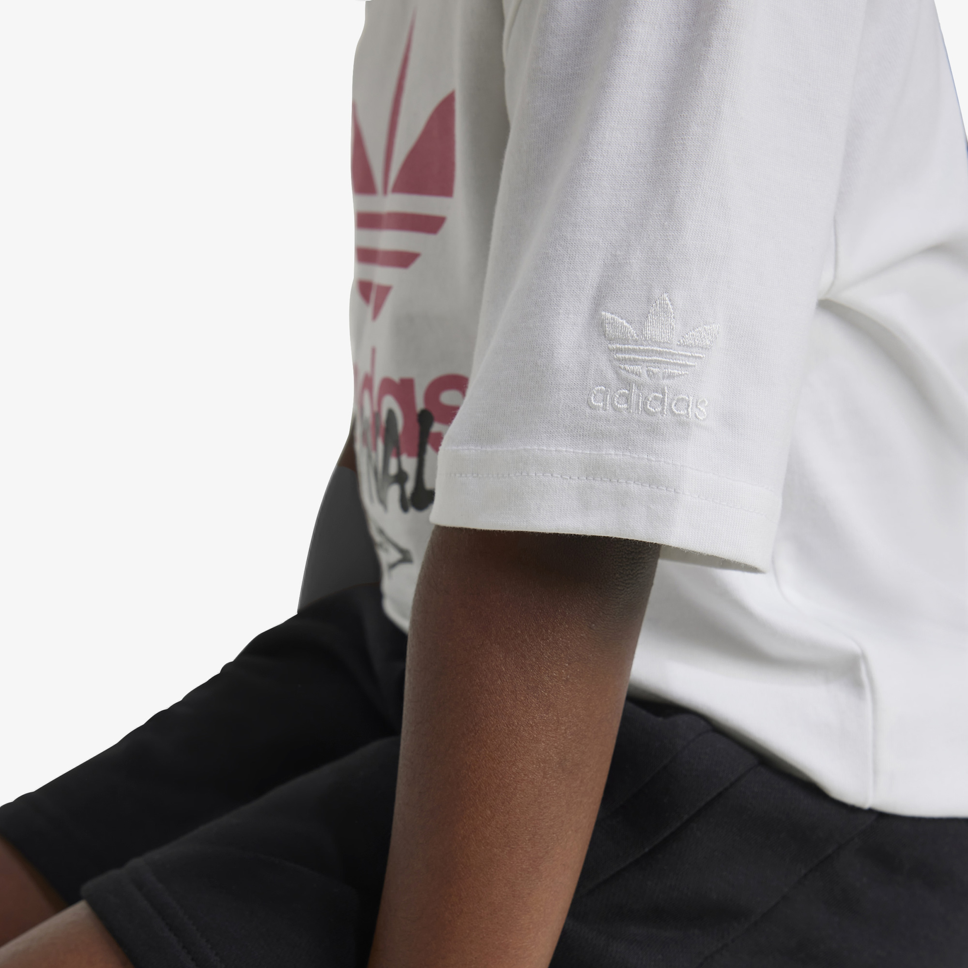 adidas Graphic Çocuk Beyaz T-Shirt