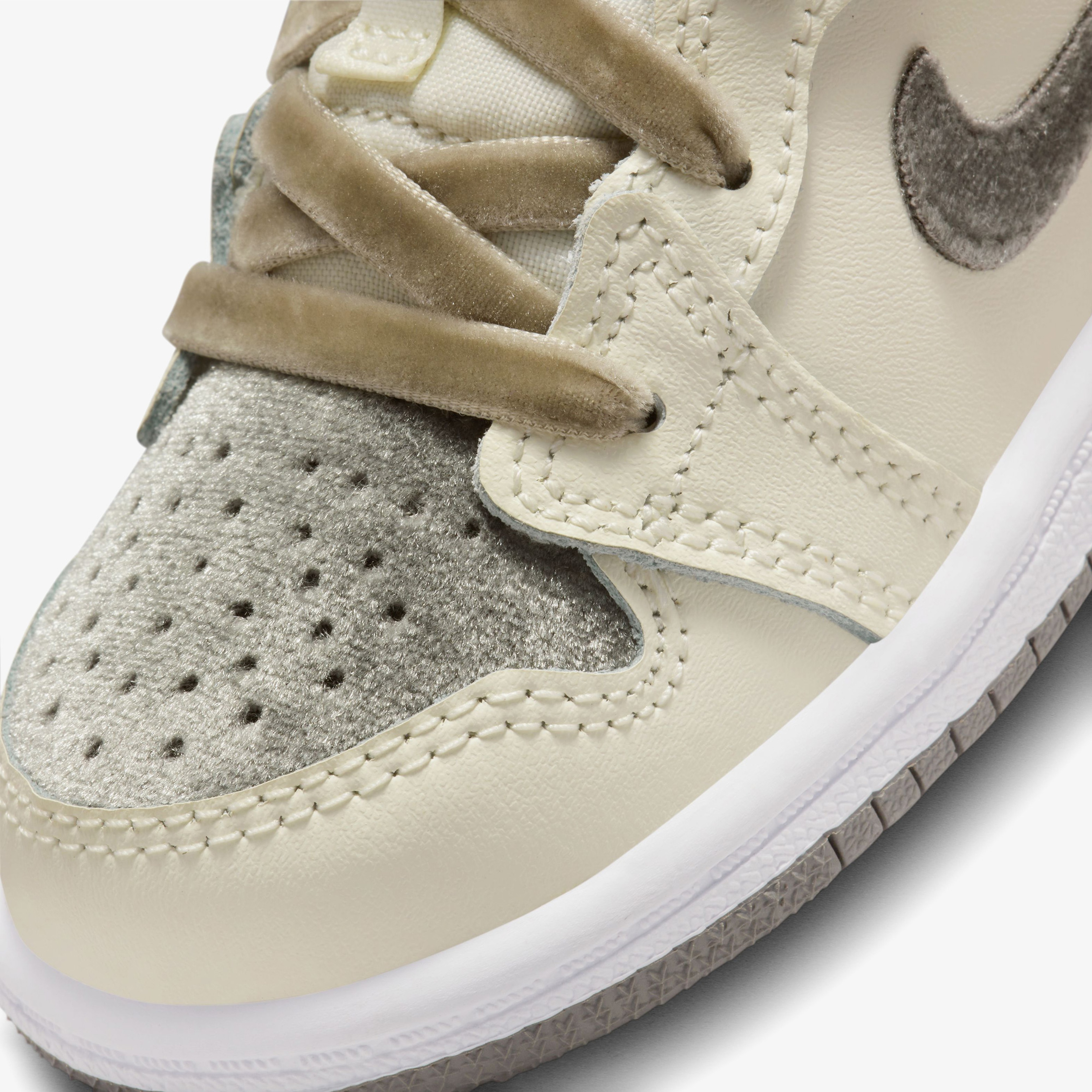 Jordan 1 Mid Se Bebek Krem Spor Ayakkabı