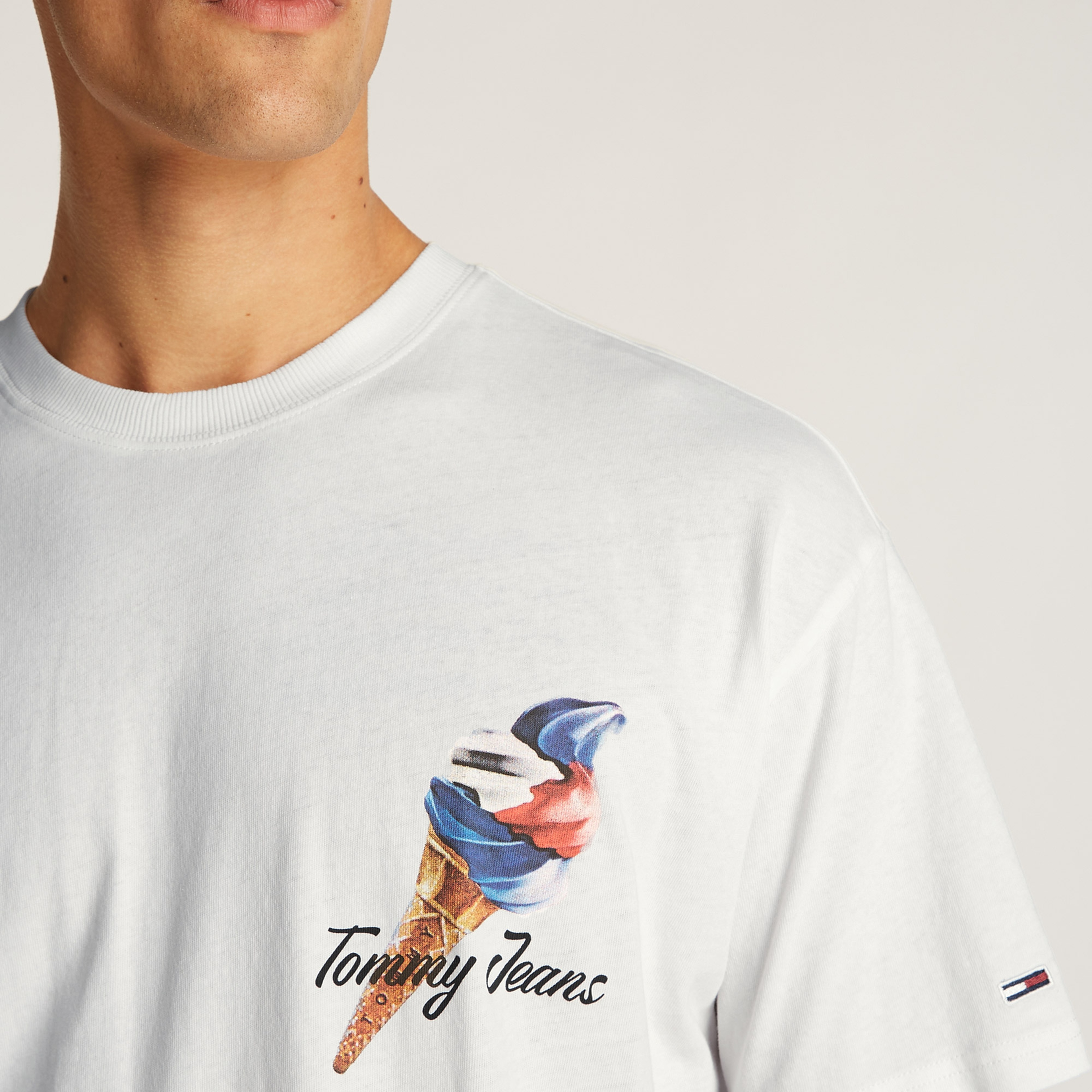 Tommy Jeans Rlx Novelty 2 Gmd Erkek Beyaz T-Shirt