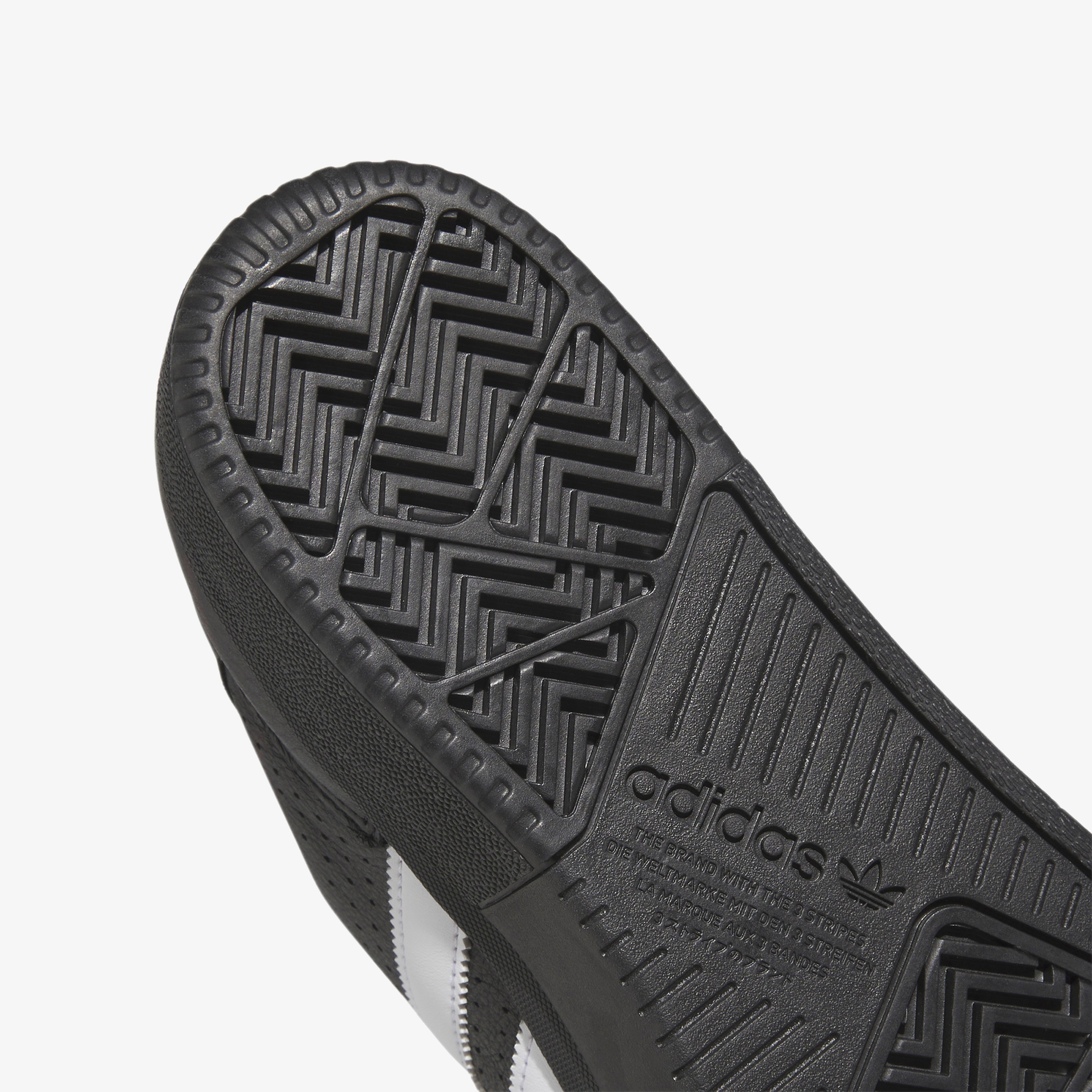 adidas Tyshawn Low Erkek Siyah Spor Ayakkabı