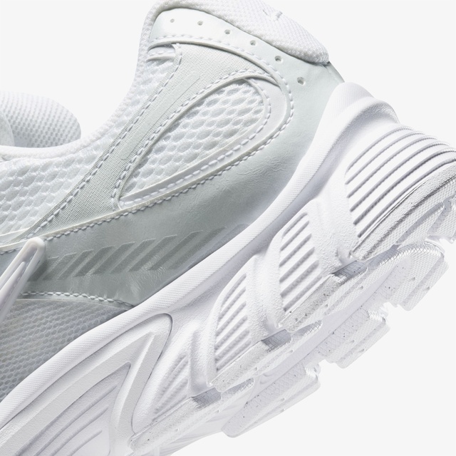 Nike Nike V5 RNR Erkek Beyaz Spor Ayakkabı Occasion'da! Beyaz - 10. görsel