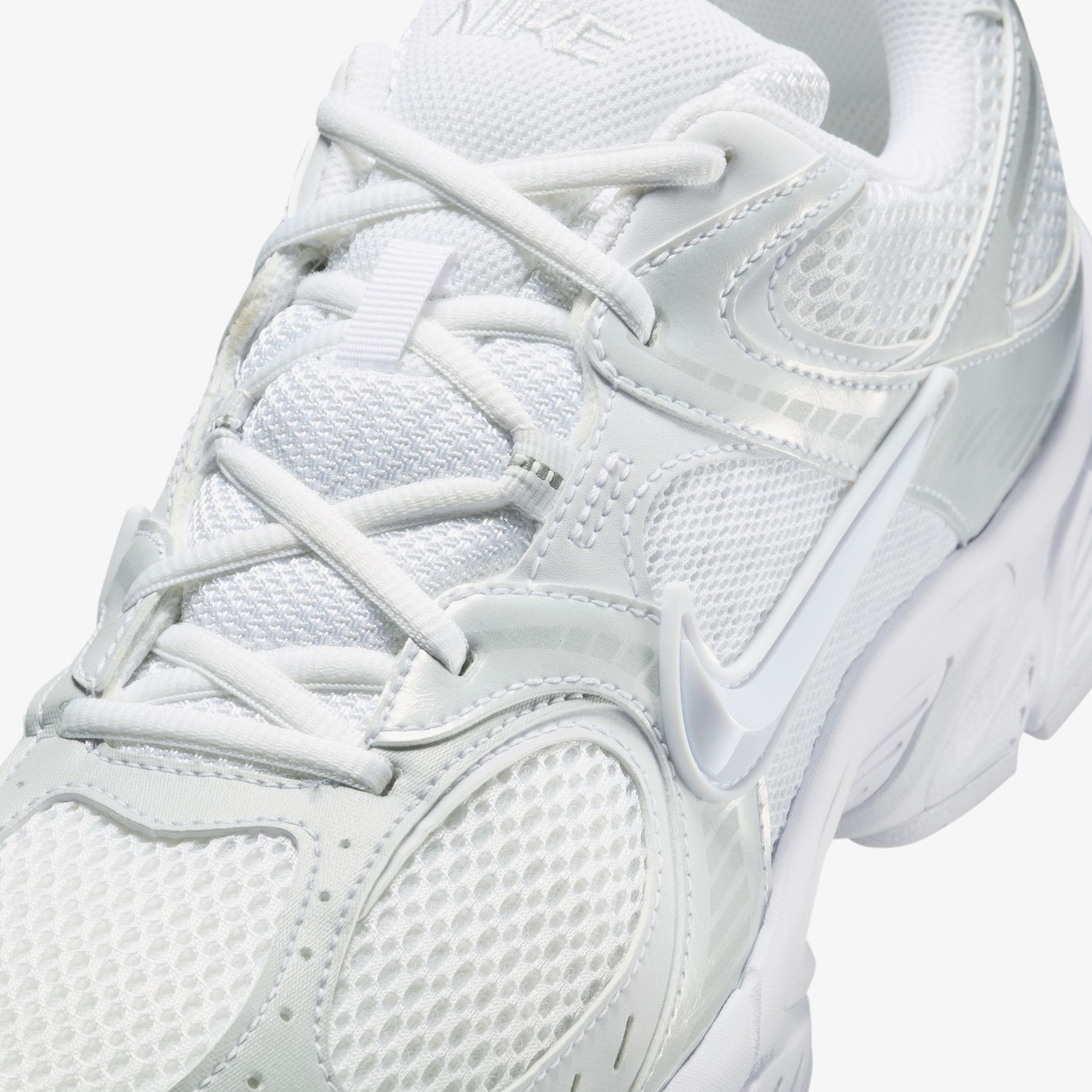 Nike V5 RNR Erkek Beyaz Spor Ayakkabı