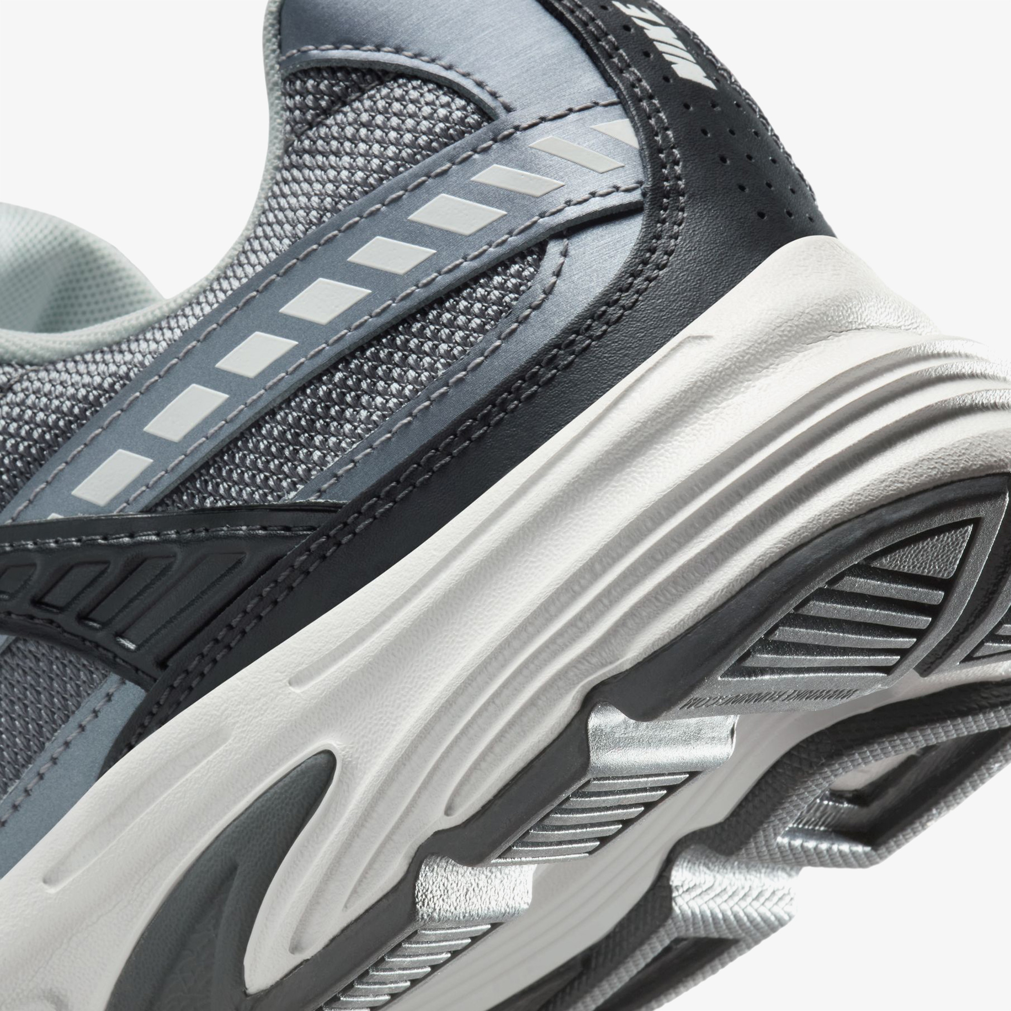 Nike Initiator Erkek Siyah Spor Ayakkabı