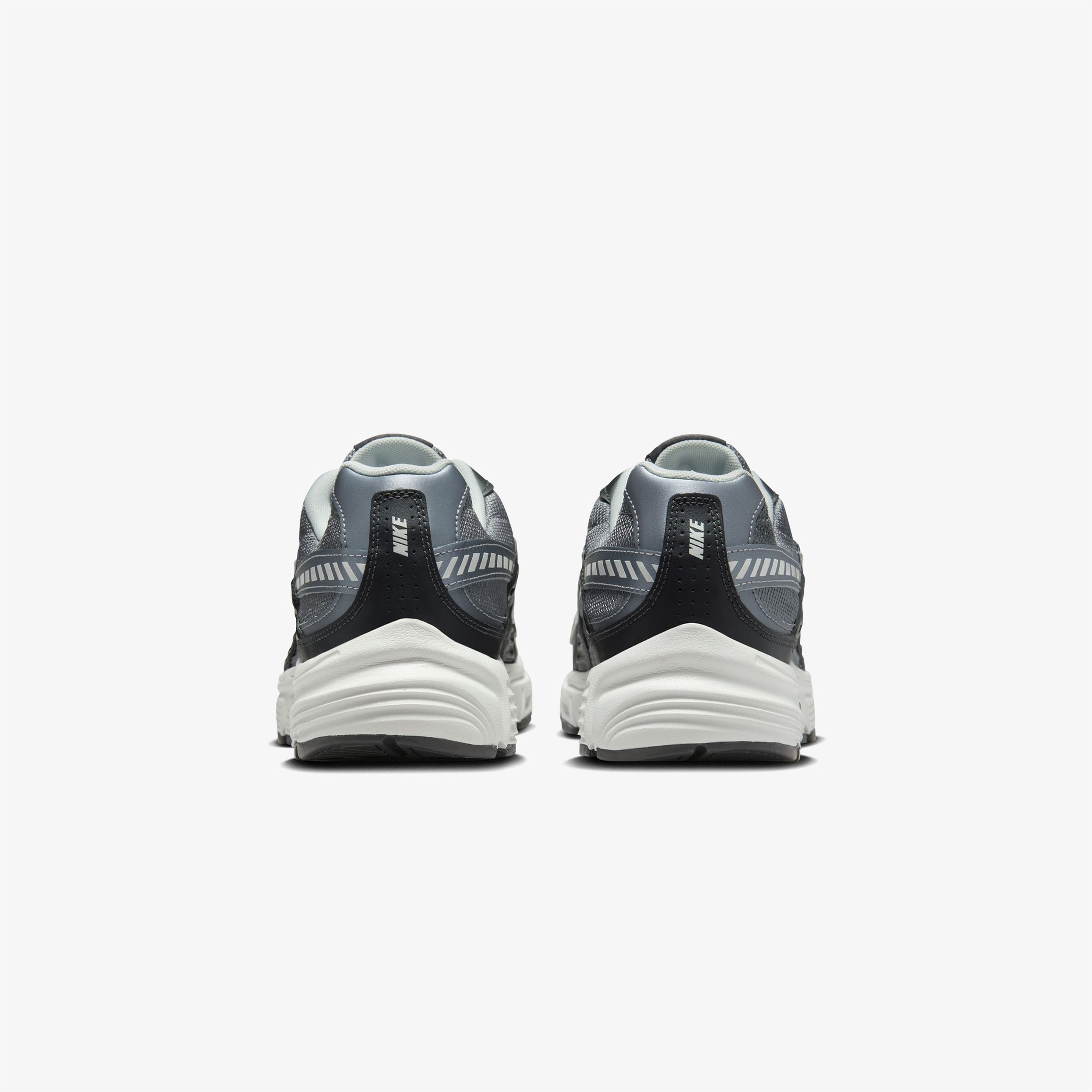 Nike Initiator Erkek Siyah Spor Ayakkabı