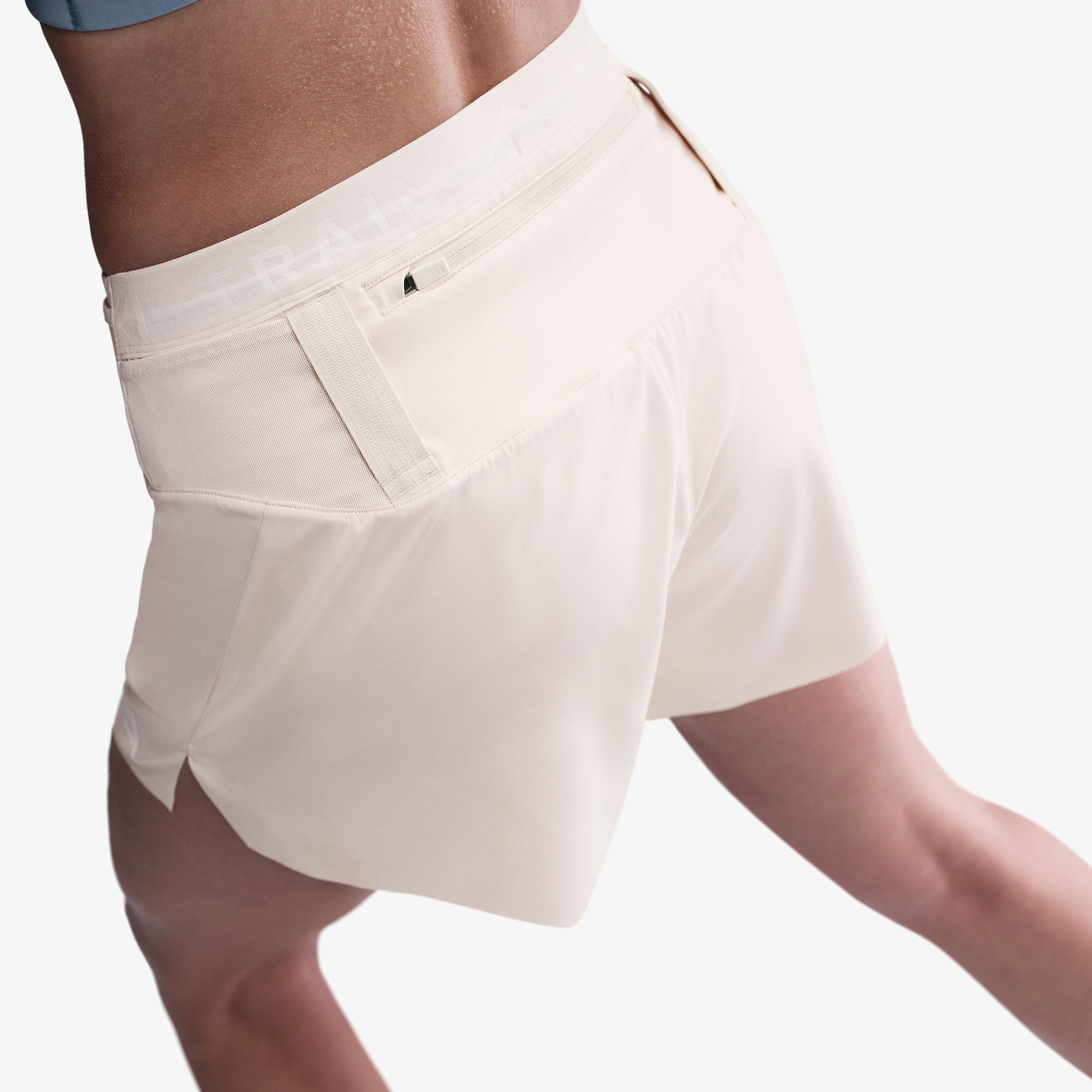 Nike Trail Kadın Bej Koşu Şortu