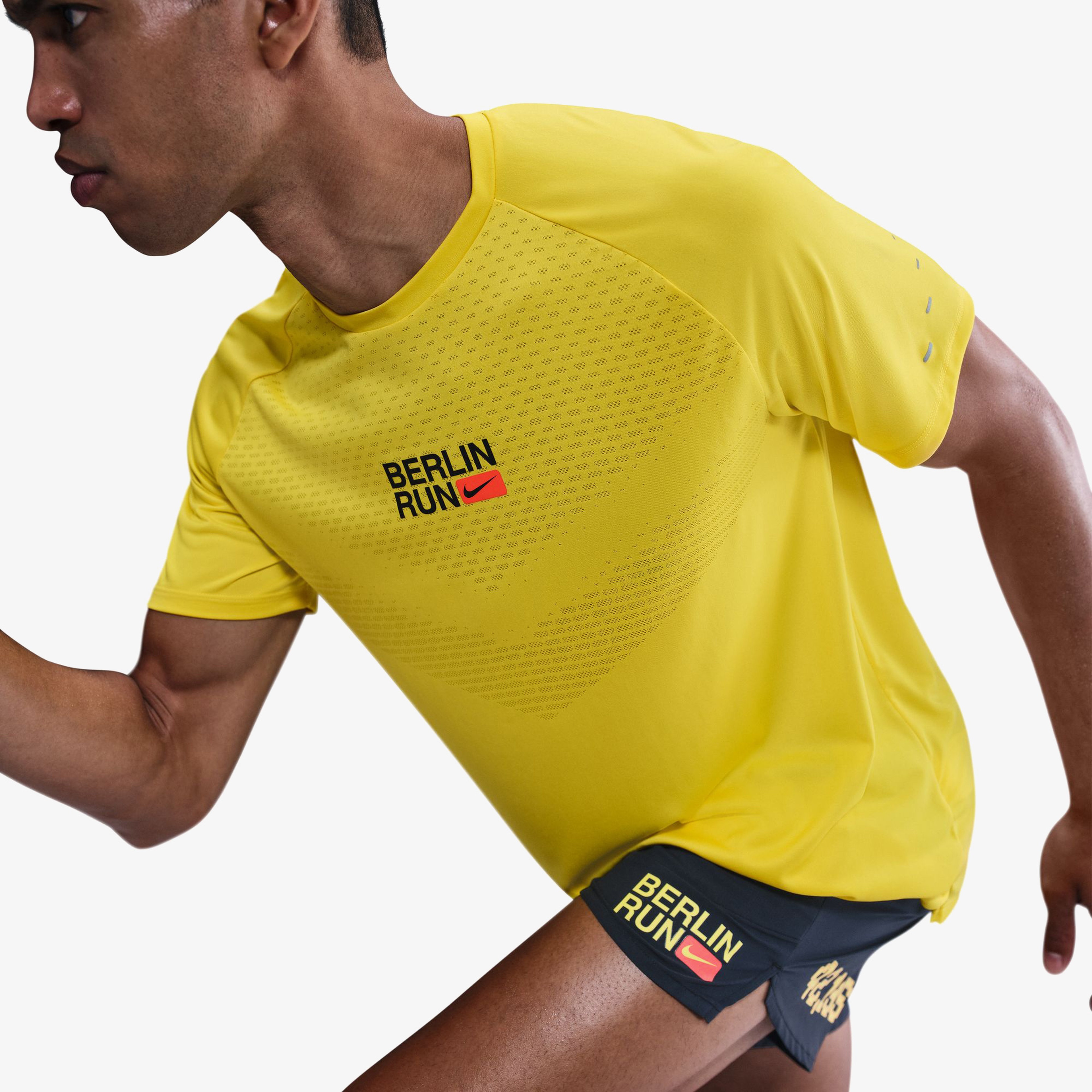 Nike Stride Erkek Sarı Koşu T-Shirt