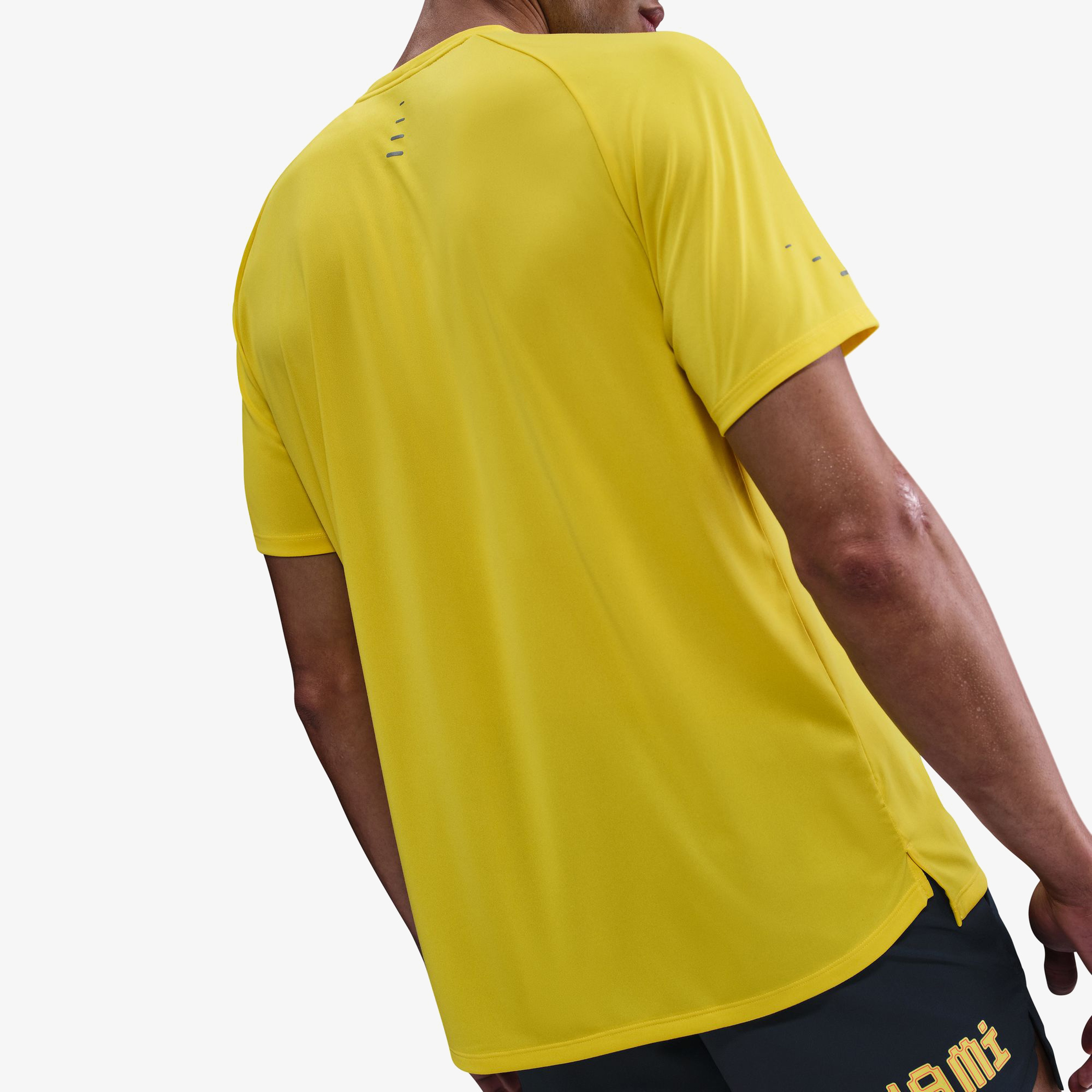 Nike Stride Erkek Sarı Koşu T-Shirt