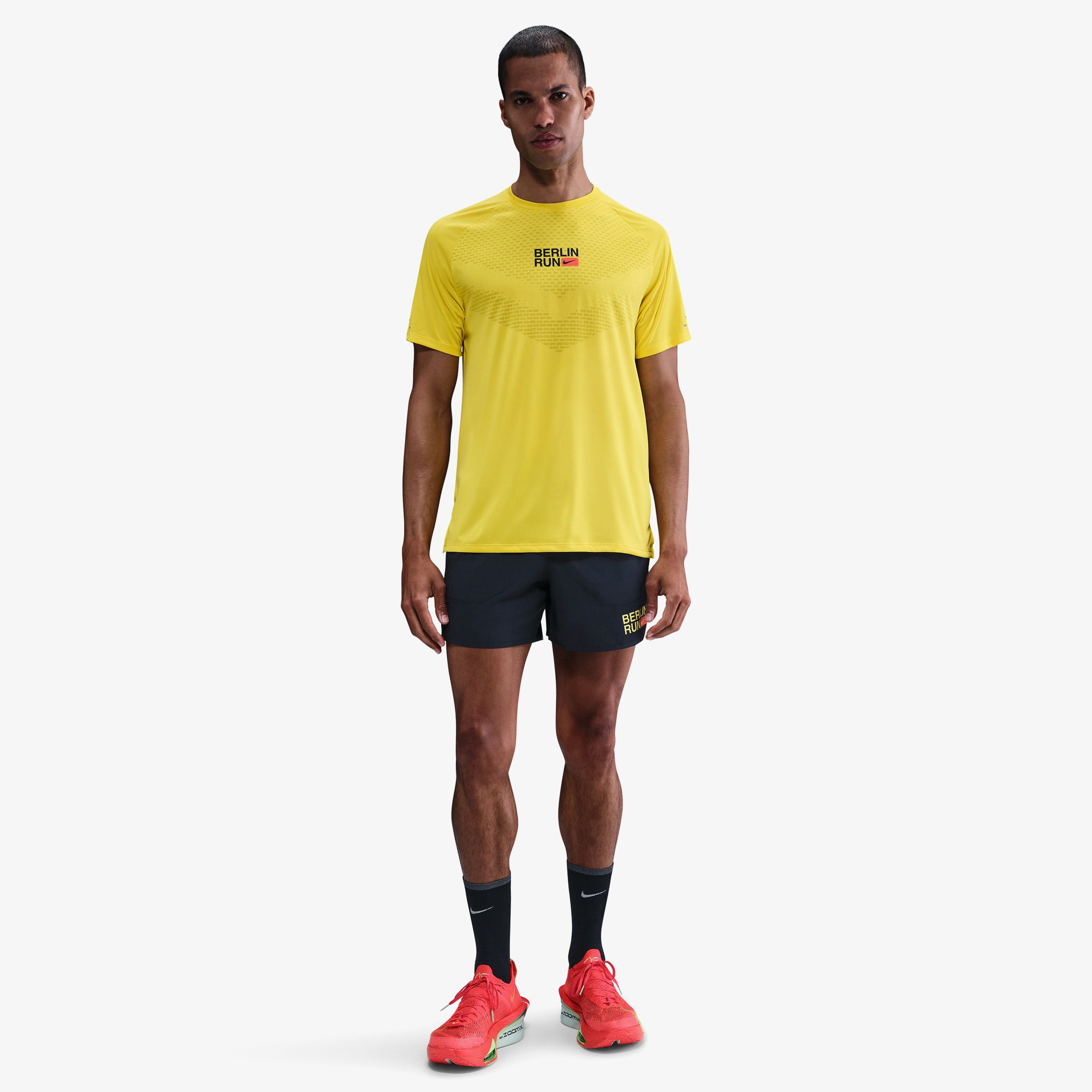 Nike Stride Erkek Sarı Koşu T-Shirt