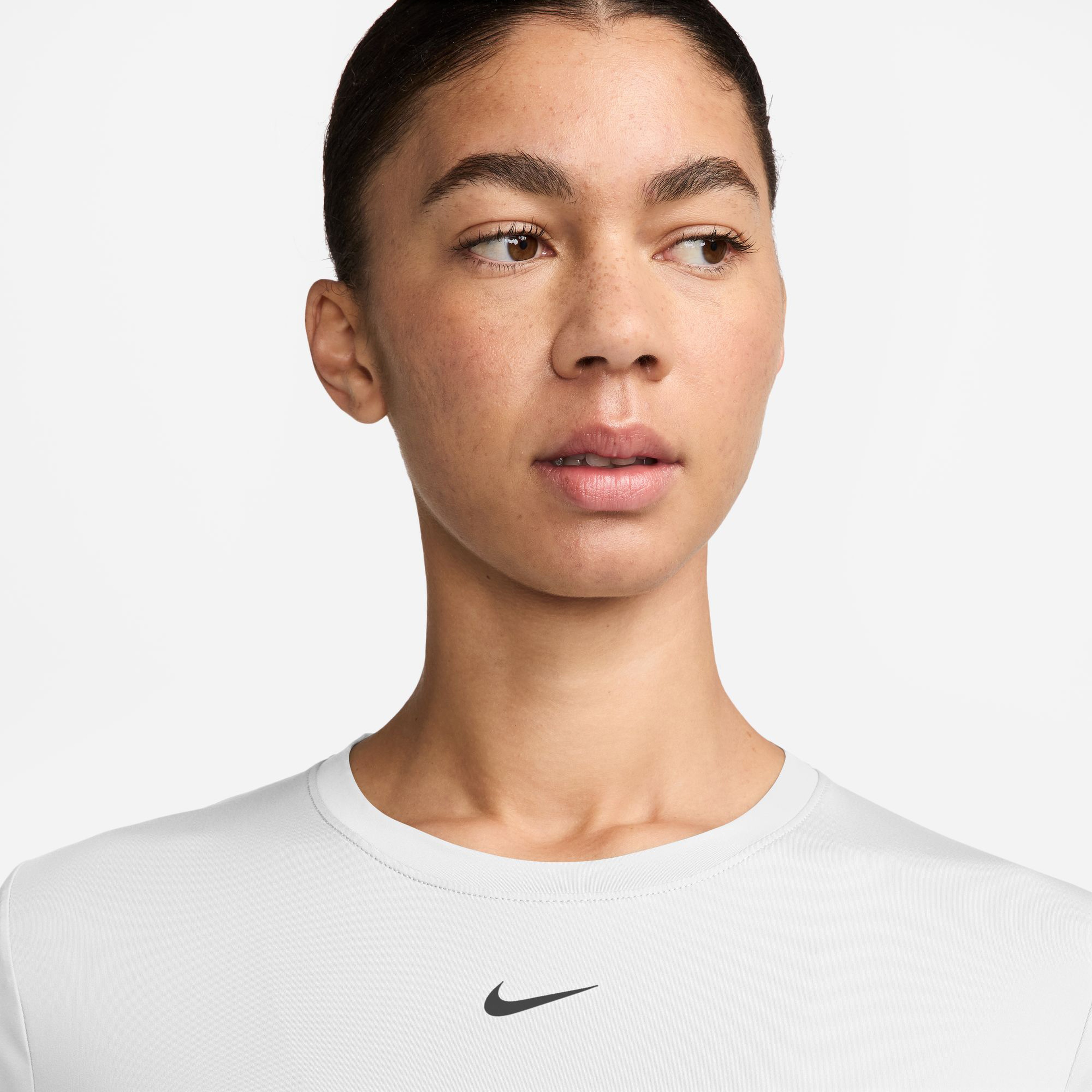 Nike One Classic Kadın Beyaz Antrenman T-Shirt