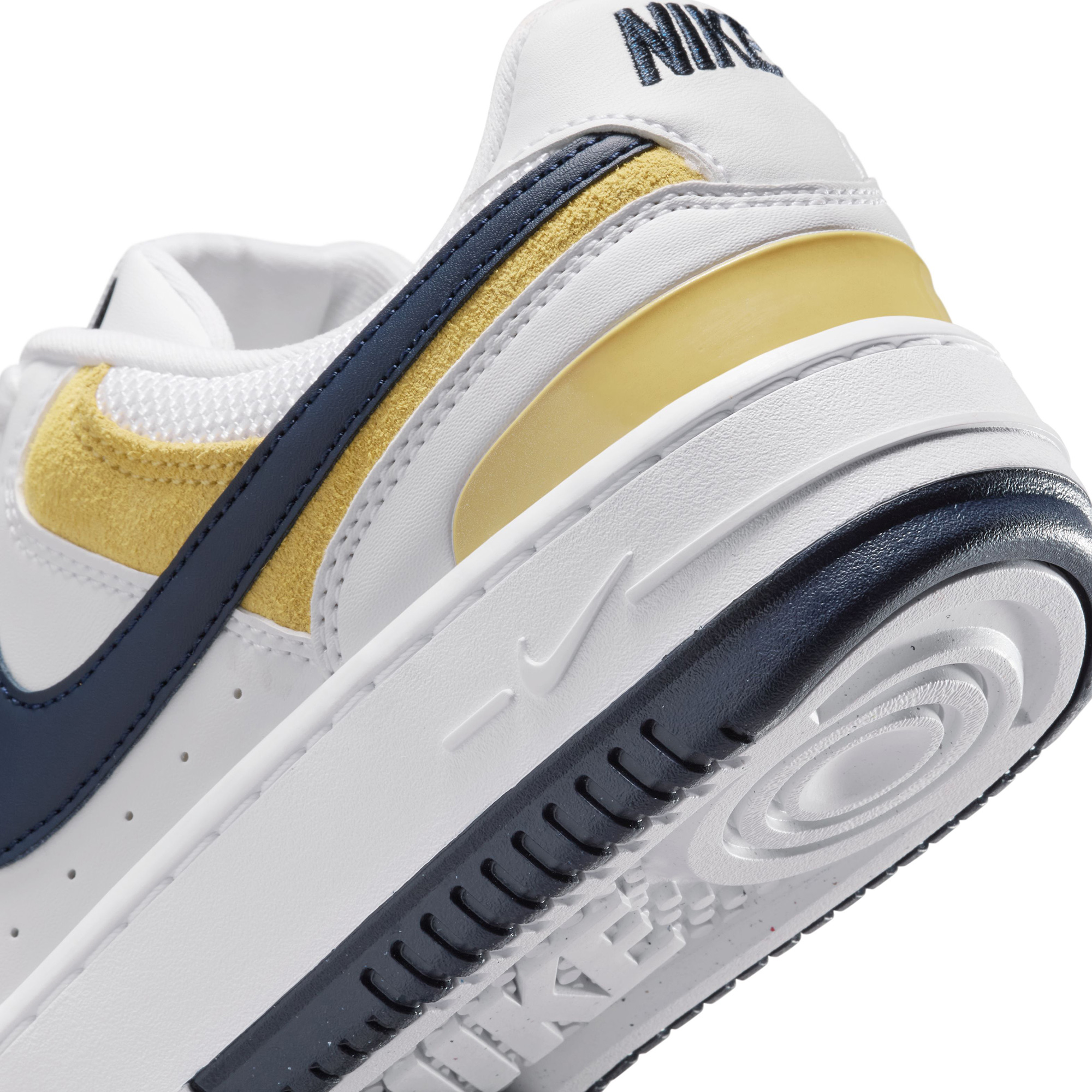 Nike Gamma Force Kadın Beyaz Spor Ayakkabı