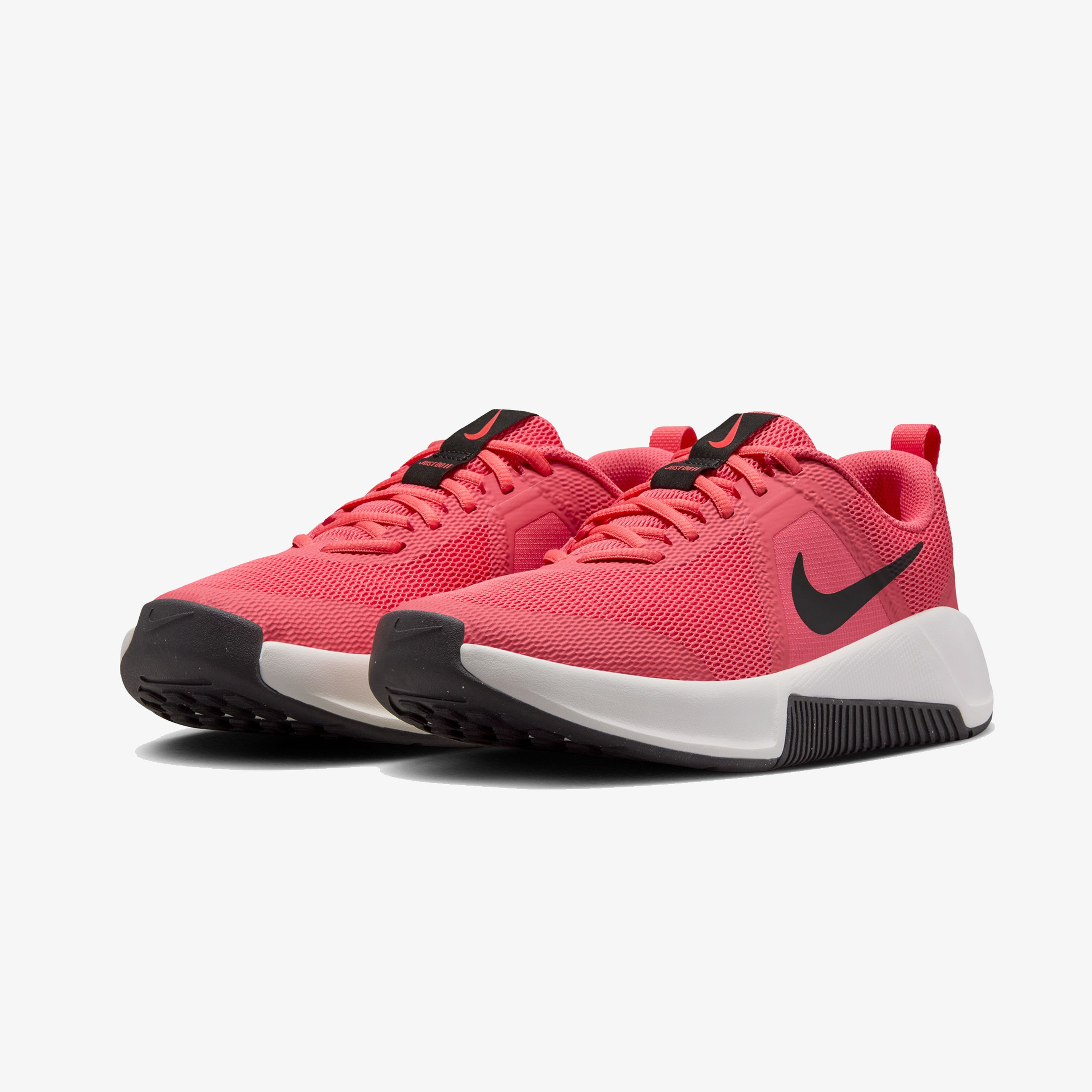 Nike Mc Trainer 3 Kadın Turuncu Antrenman Ayakkabısı